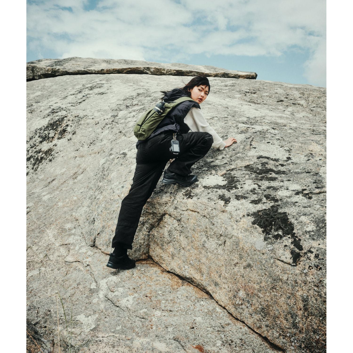 ALPAKA Metro Crossbody Right Shoulder Axoflux 210D (Green)