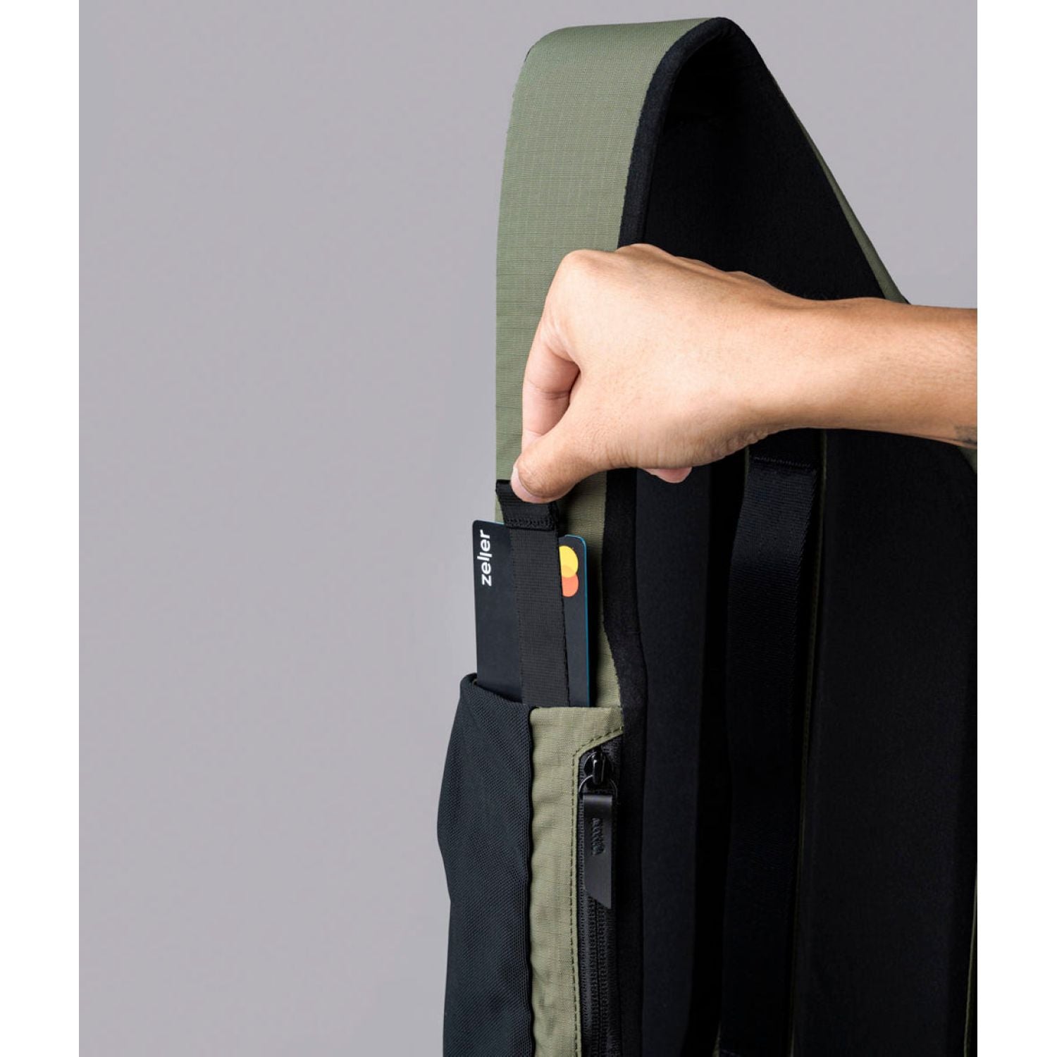 ALPAKA Metro Crossbody Right Shoulder Axoflux 210D (Green)