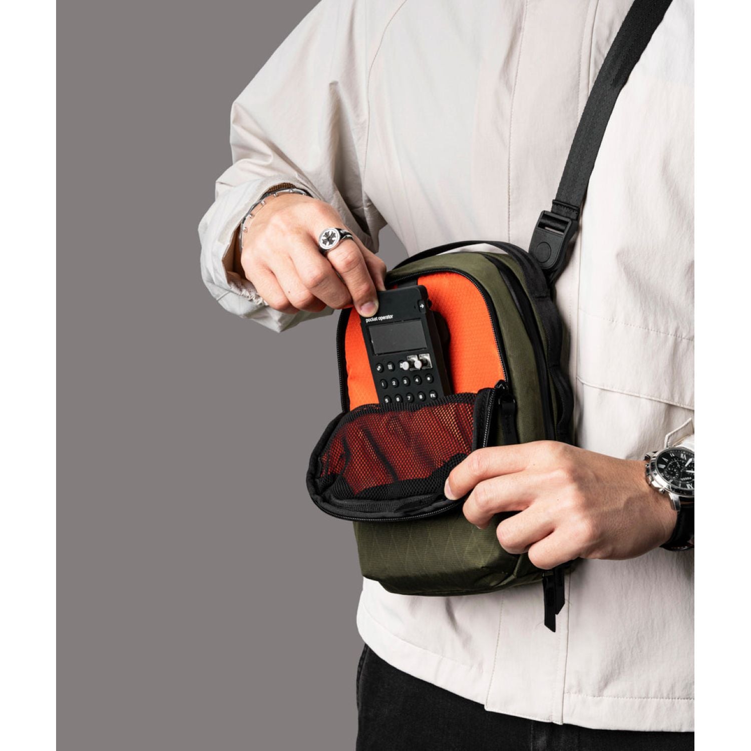 ALPAKA Metro Sling Max X-Pac X42 (Olive Green)