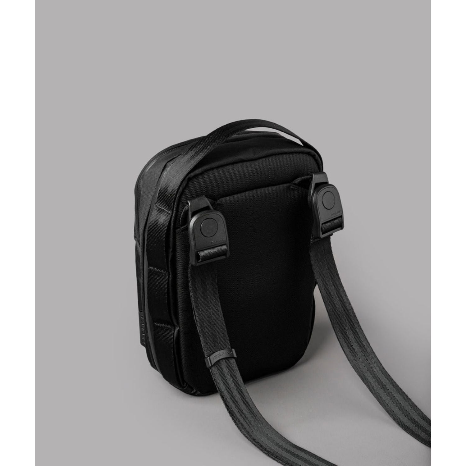 ALPAKA Metro Sling V2 X-Pac VX42 (Black)