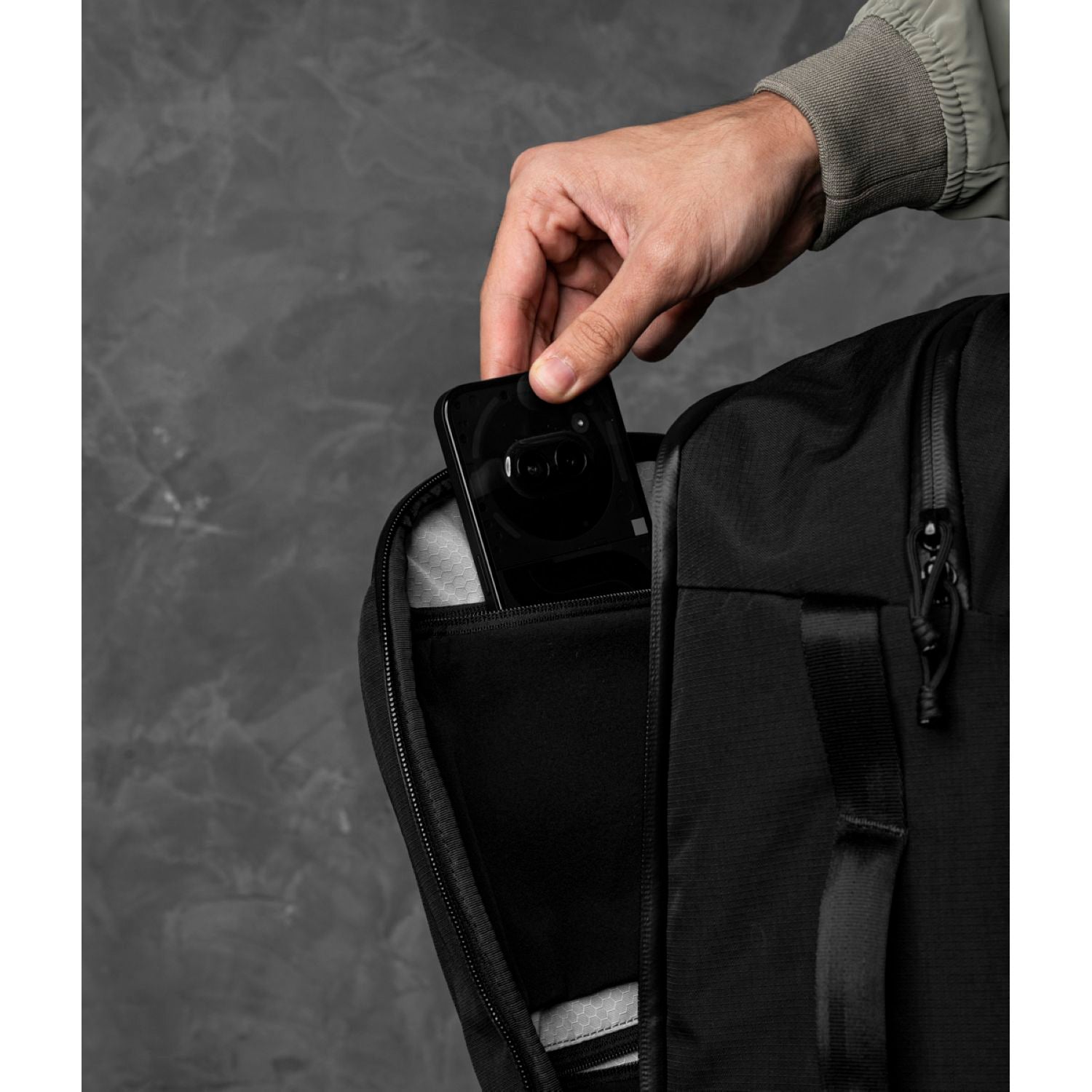 ALPAKA Traverse Backpack 30L Axoflux 400D (Black)