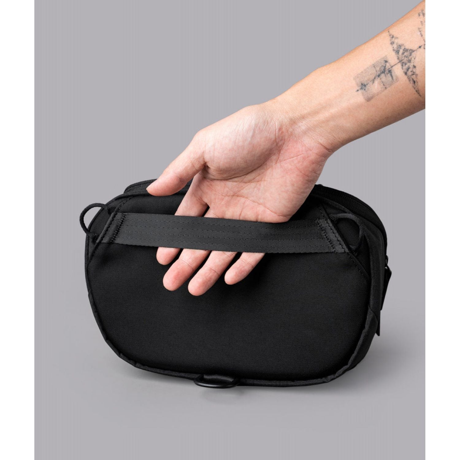 ALPAKA Vertex Pouch Mini 2L Axoflux 300D (Black)