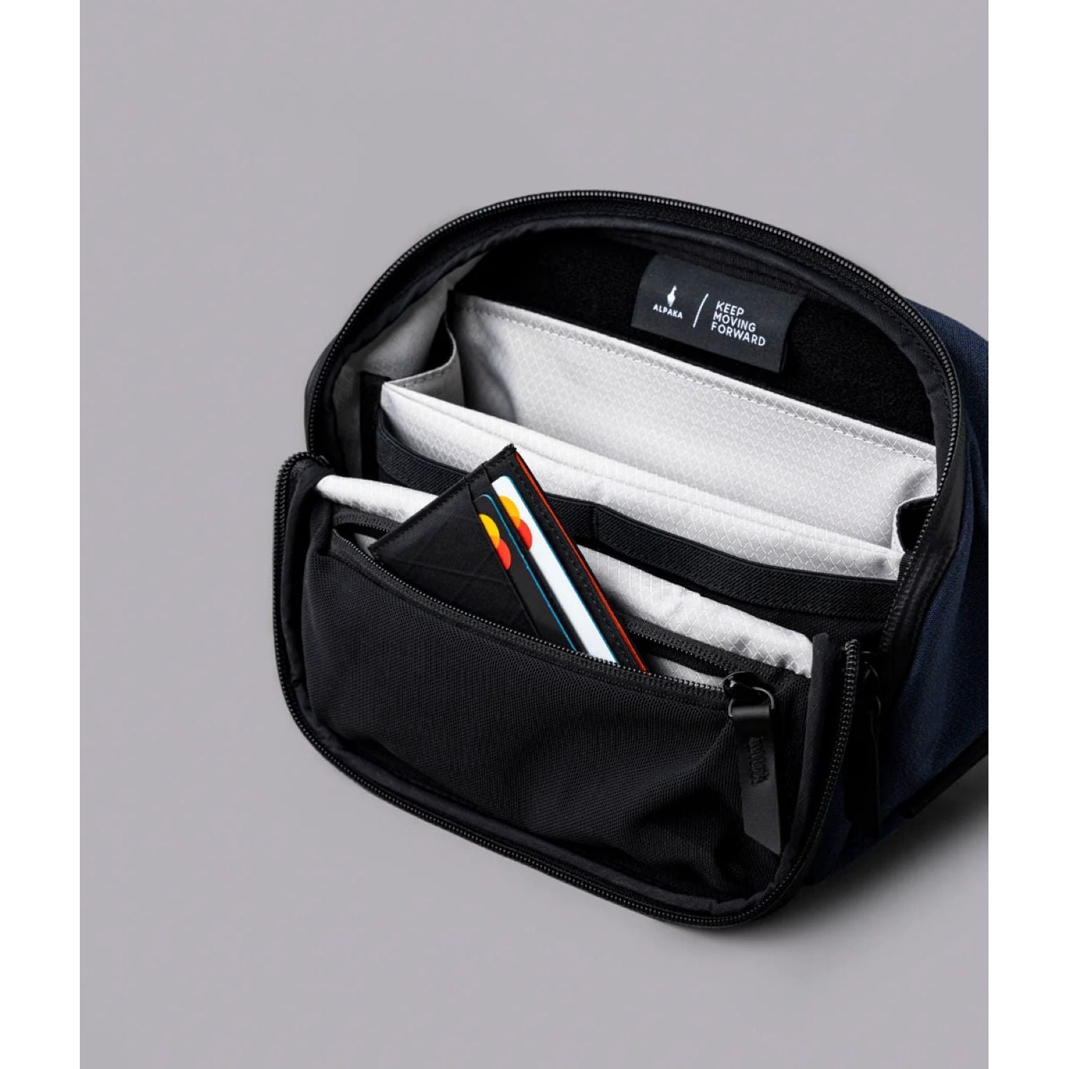 ALPAKA Vertex Pouch Mini 2L Axoflux 300D (Blue)