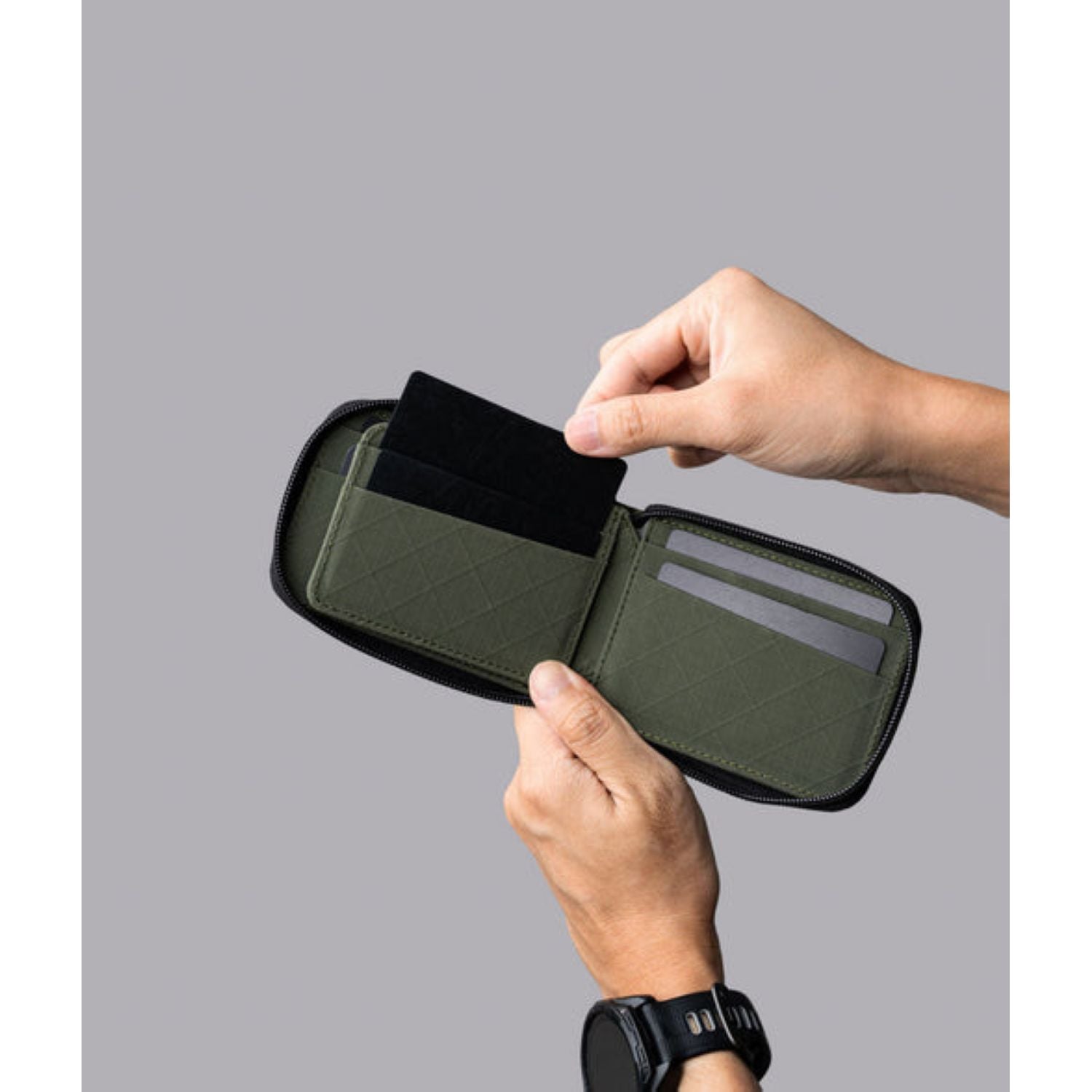 ALPAKA Zip ID Wallet Axogrid 210D (Green)