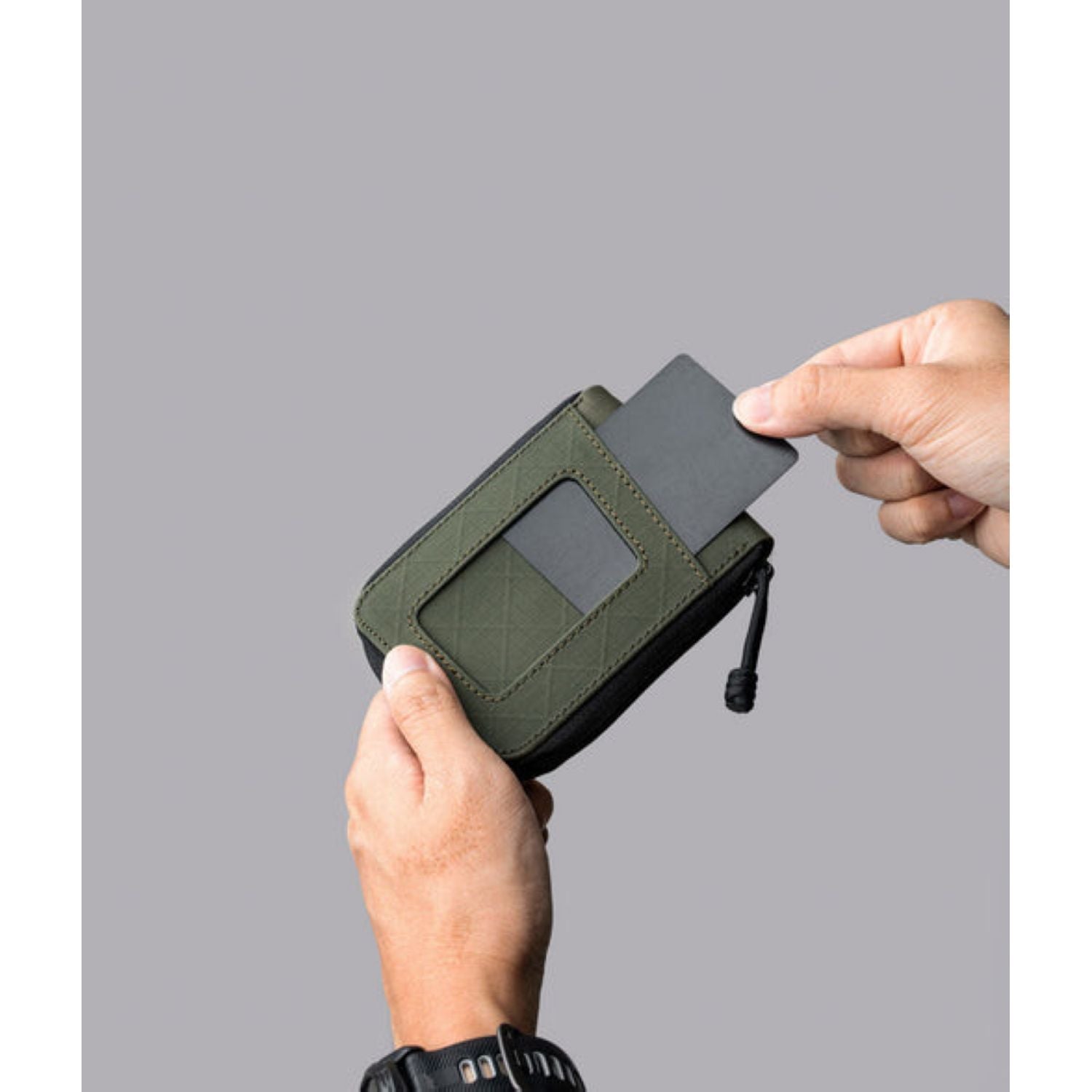 ALPAKA Zip ID Wallet Axogrid 210D (Green)