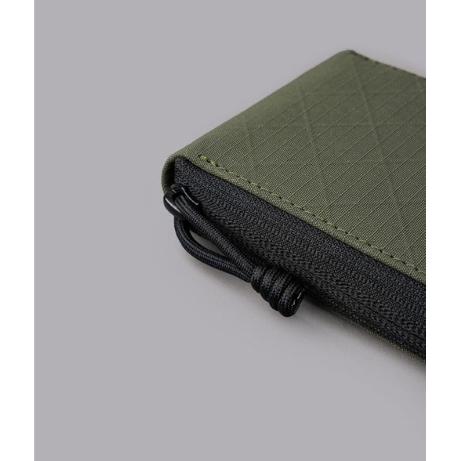 ALPAKA Zip ID Wallet Axogrid 210D (Green)