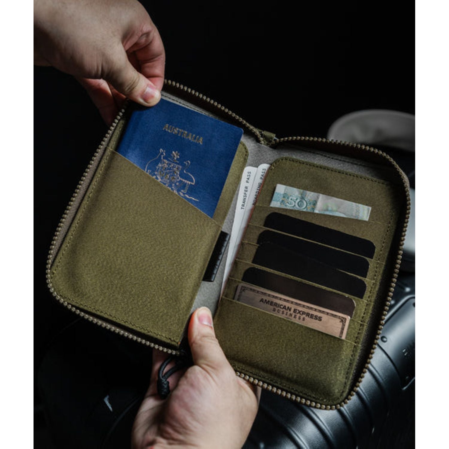 ALPAKA Zip Passport Wallet Axogrid 300D (Army Green)