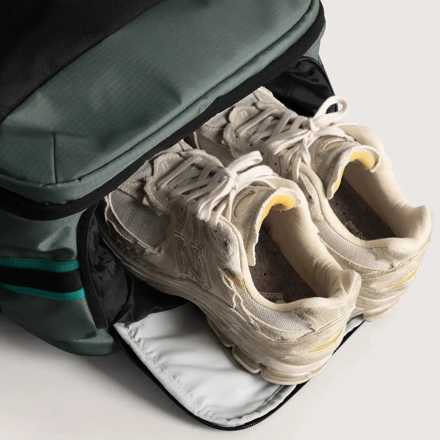 Bagsmart Blast Pro Quick Access Carry On Travel Backpack 40L (Green Smoke)