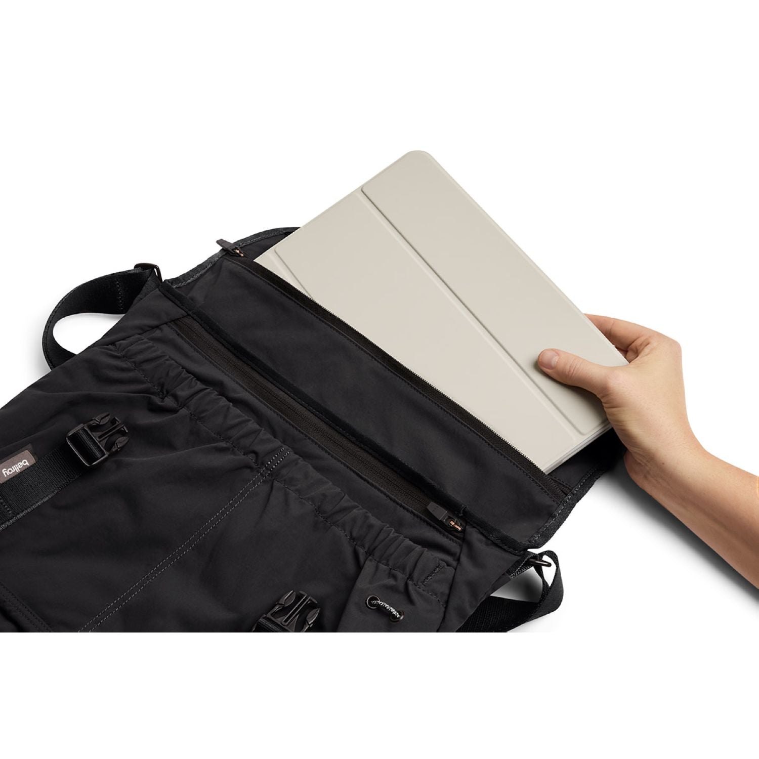 Bellroy Cinch Messenger Bag - Black
