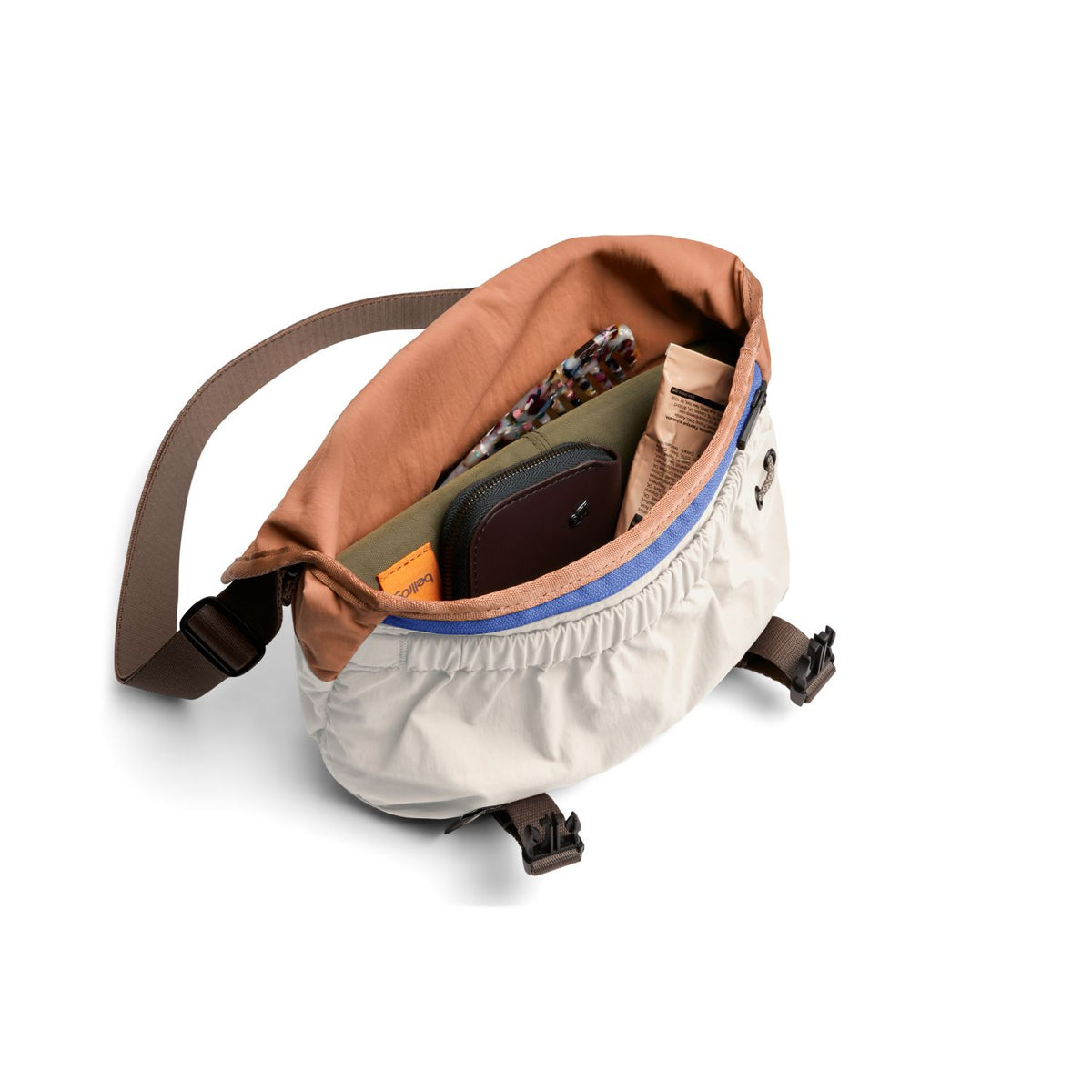 Bellroy Cinch Mini Messenger (compacte en lichte schoudertas van 6 liter, waterafstotende stof, efficiënte organisatie) - Oat Bellroy Cinch Mini Messenger (compacte en lichte schoudertas van 6 liter, waterafstotende stof, efficiënte organisatie) - Oat