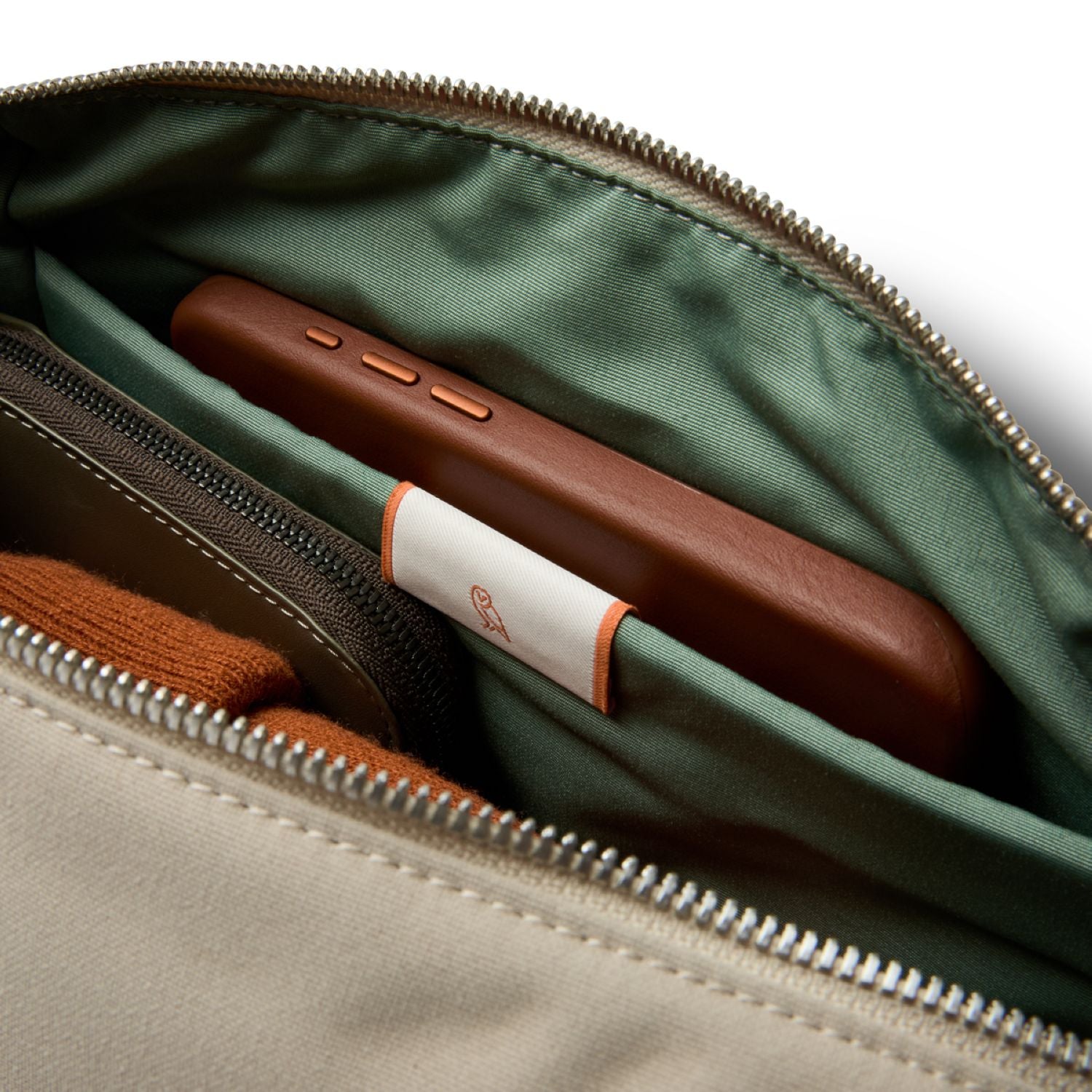 Bellroy Classic Sling 7L - Tahini