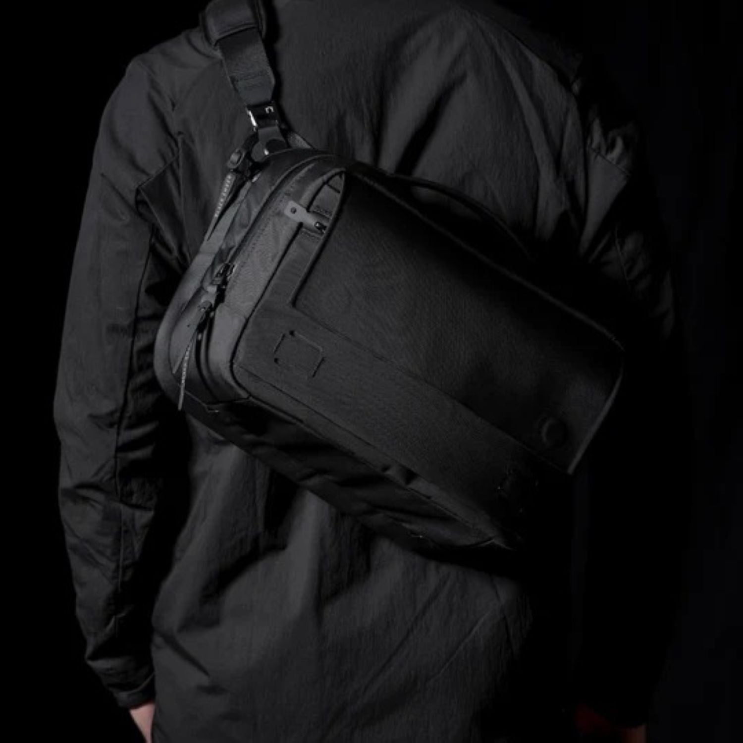 Black Ember Grip Sling Bag Ember Tex Pfas Free 12L - Jet Black