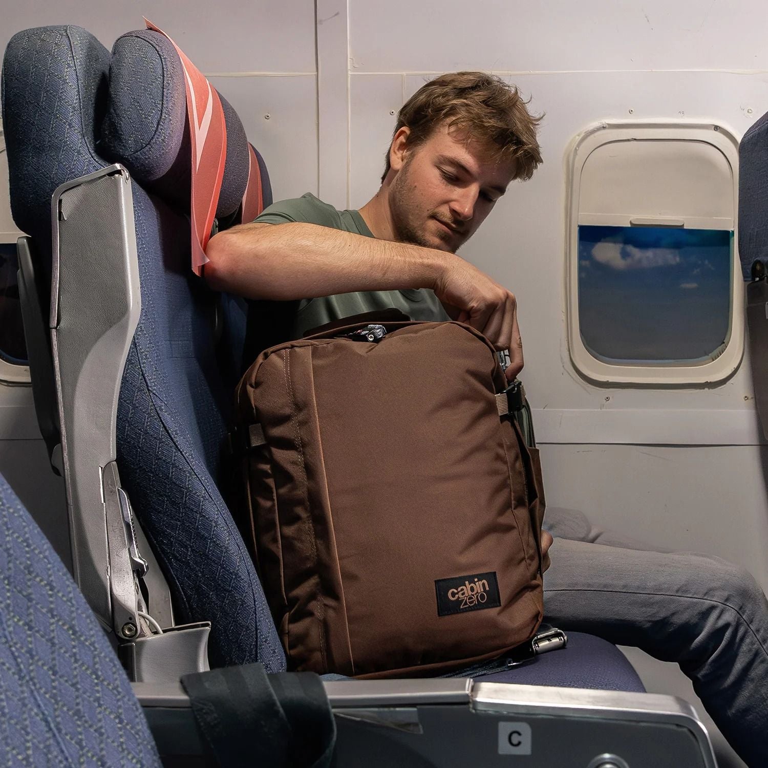 CabinZero Classic 28L Backpack - Laptop (Red Wood)