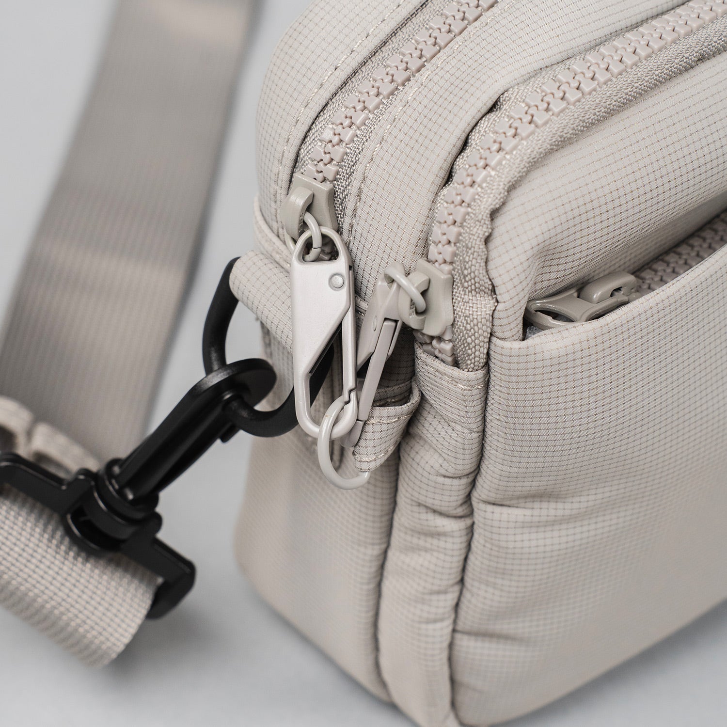 Crossing Sam Anti-Theft RFID Crossbody Bag - Grey