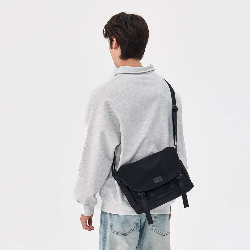 MAH Young Tour Ease 6L Crossbody - Black