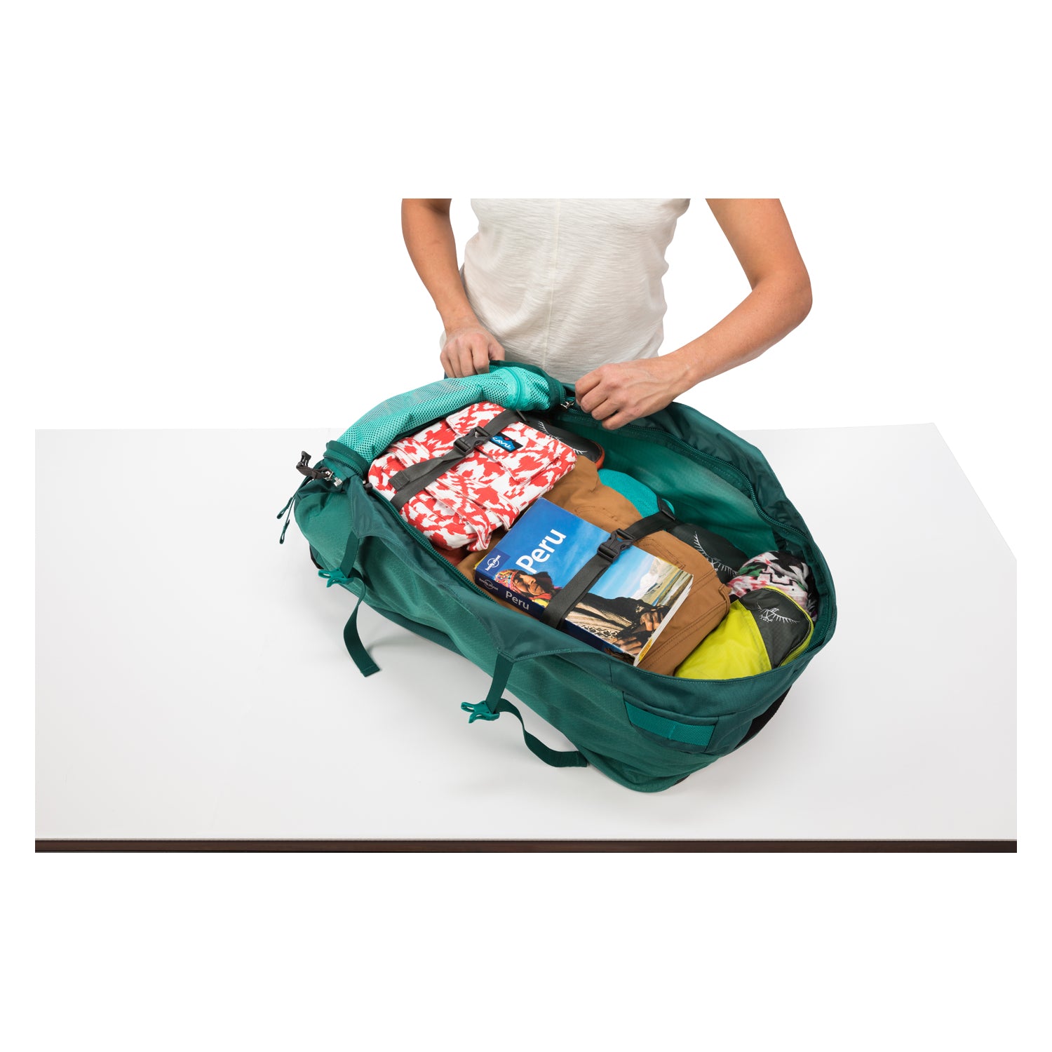 Osprey Fairview Travel Pack Carry-On 40 Backpack - Small/Medium - Women's Travel - Trekking (Misty Grey)