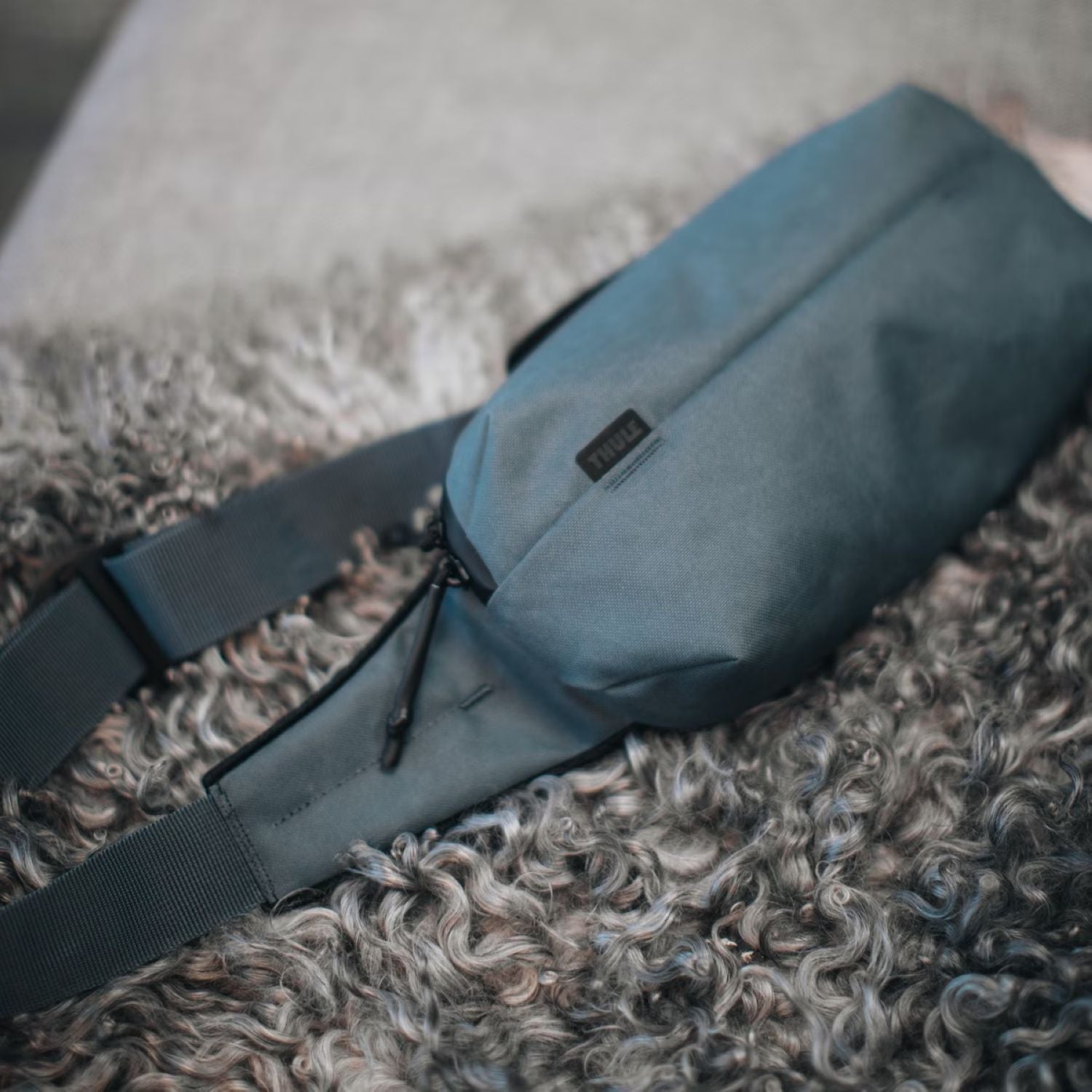 Thule Aion Sling Bag 2L - Dark Slate