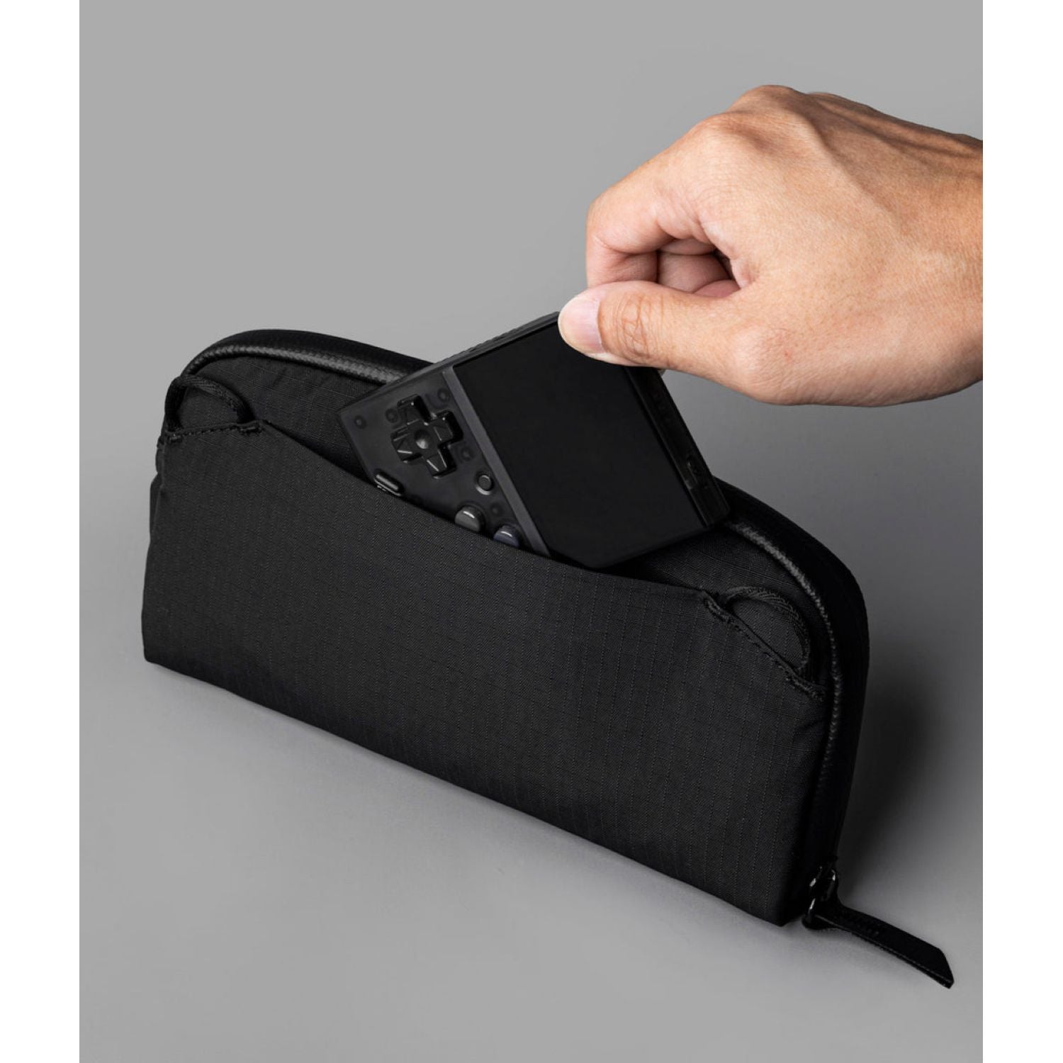 ALPAKA Flight Pouch Axoflux 210D (Black)