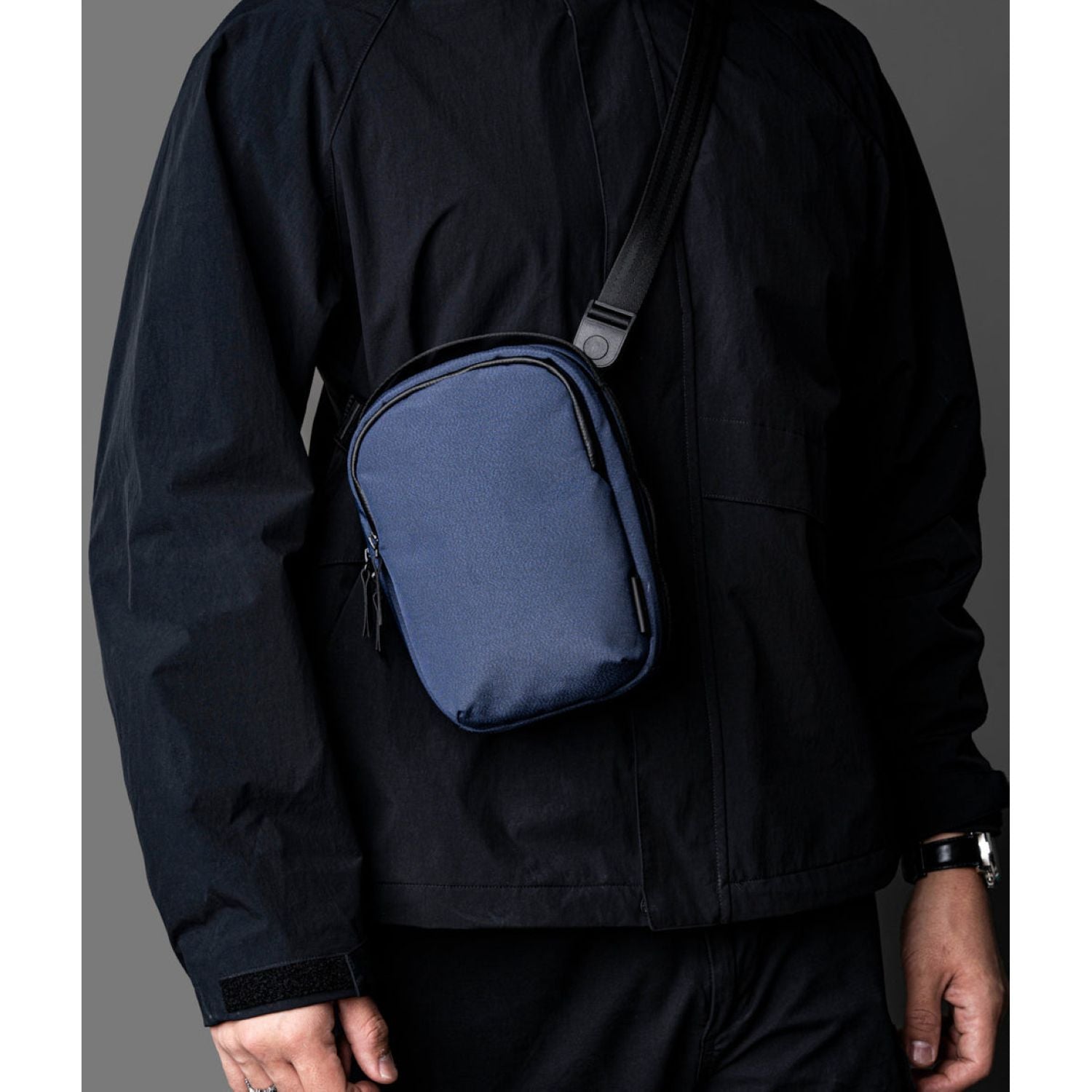 ALPAKA Metro Sling V2 Axoflux 300D (Blue)