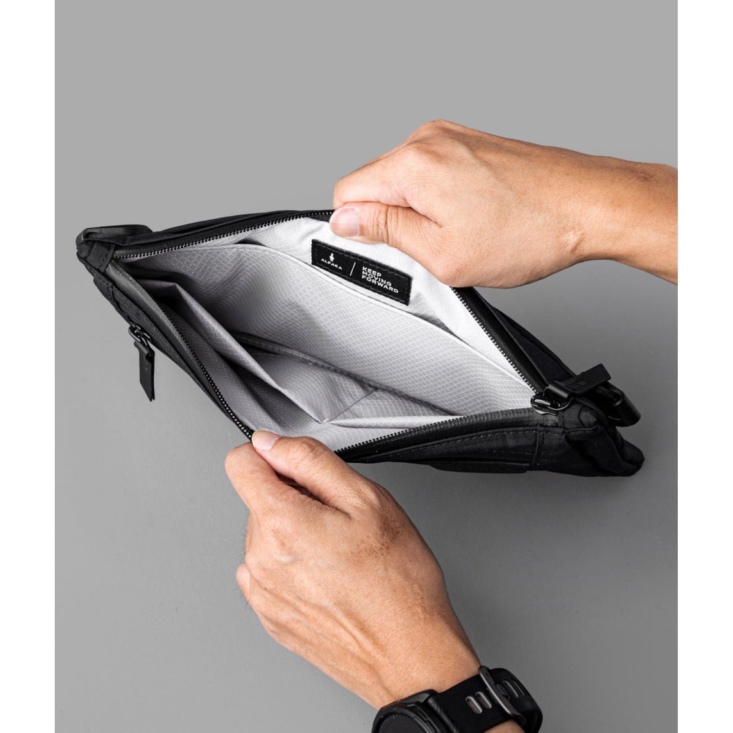 ALPAKA Zip Pouch Max V2 Axoflux 210D (Black)