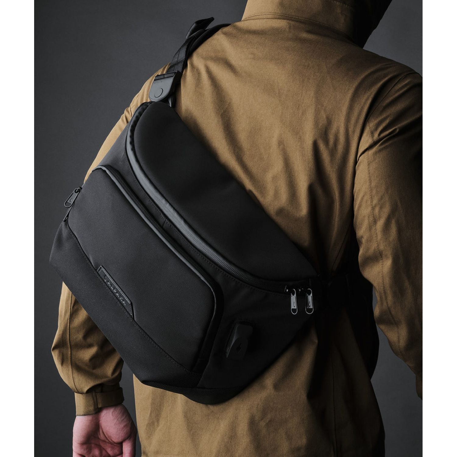 ALPAKA Bravo Sling Max V2 (Jet Black) – The Planet Traveller