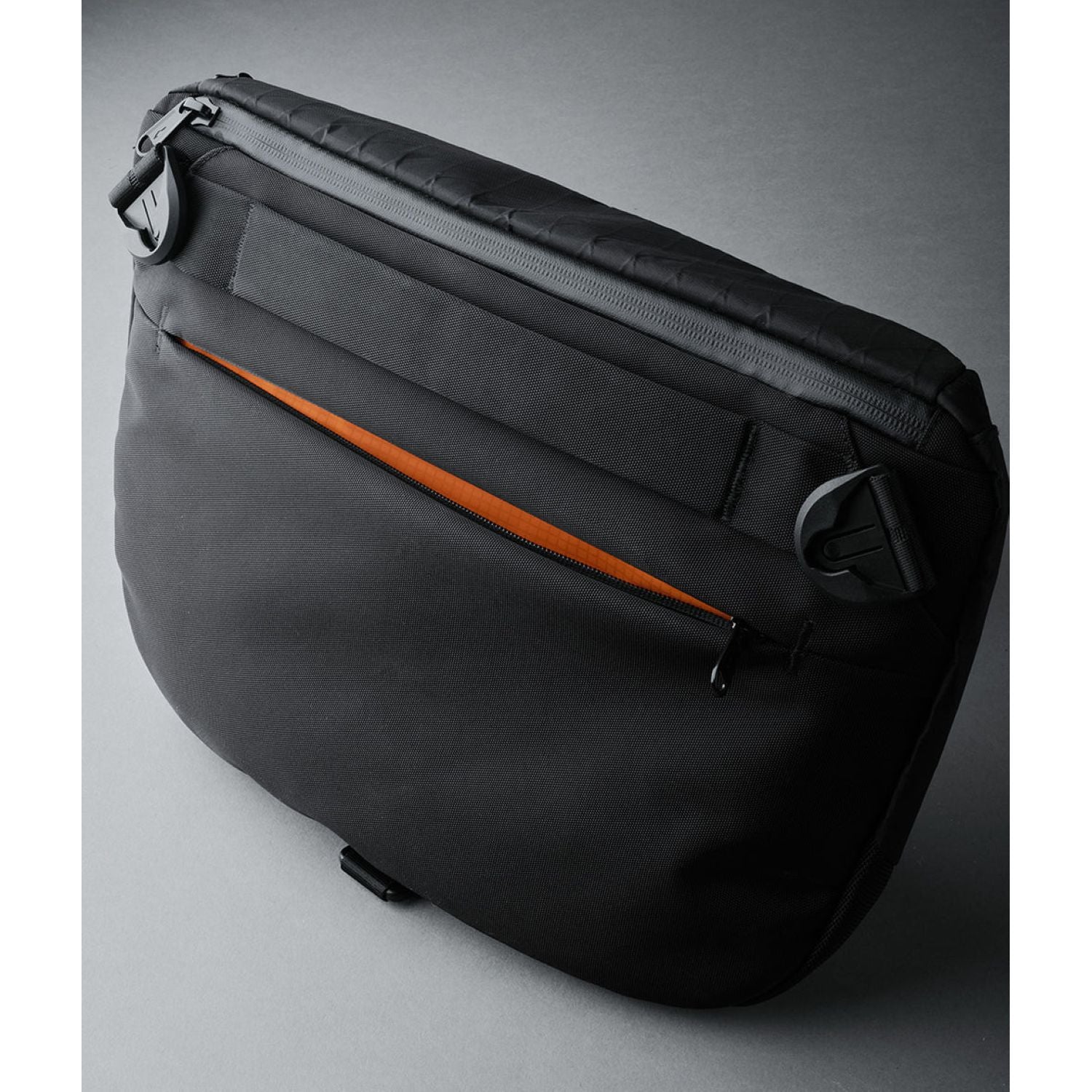 ALPAKA Bravo Sling Max V2 X-Pac VX21 (Black)