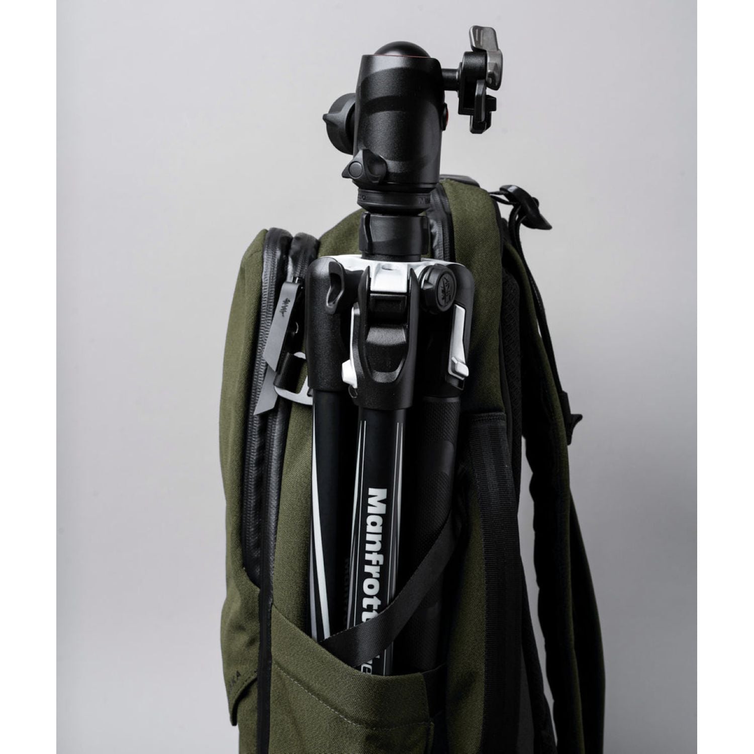 ALPAKA Elements Travel (35L) Axoflux 600D Backpack + Removable Waist Strap (Green)