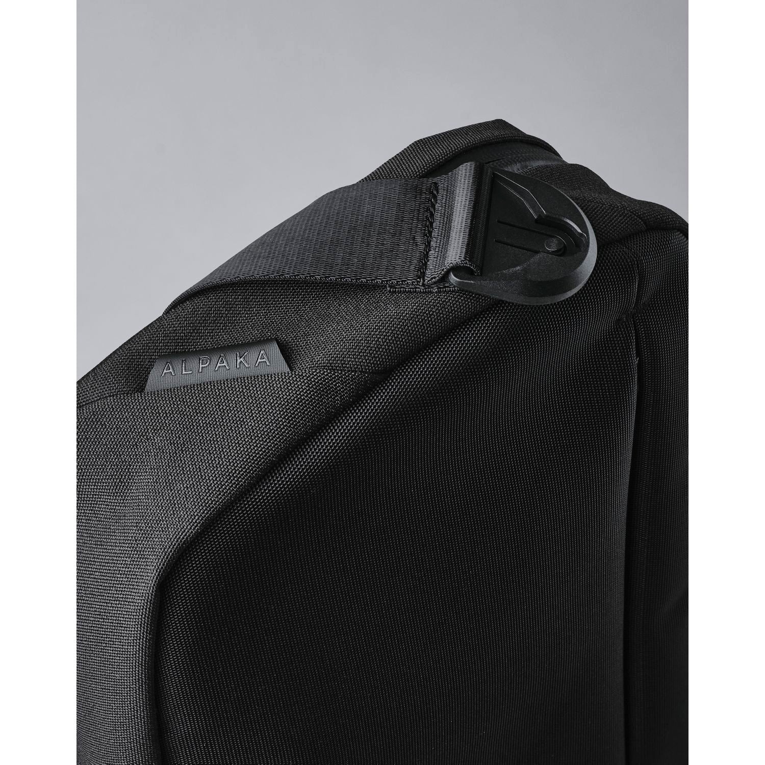 ALPAKA Go Sling Axoflux 600D (Black)