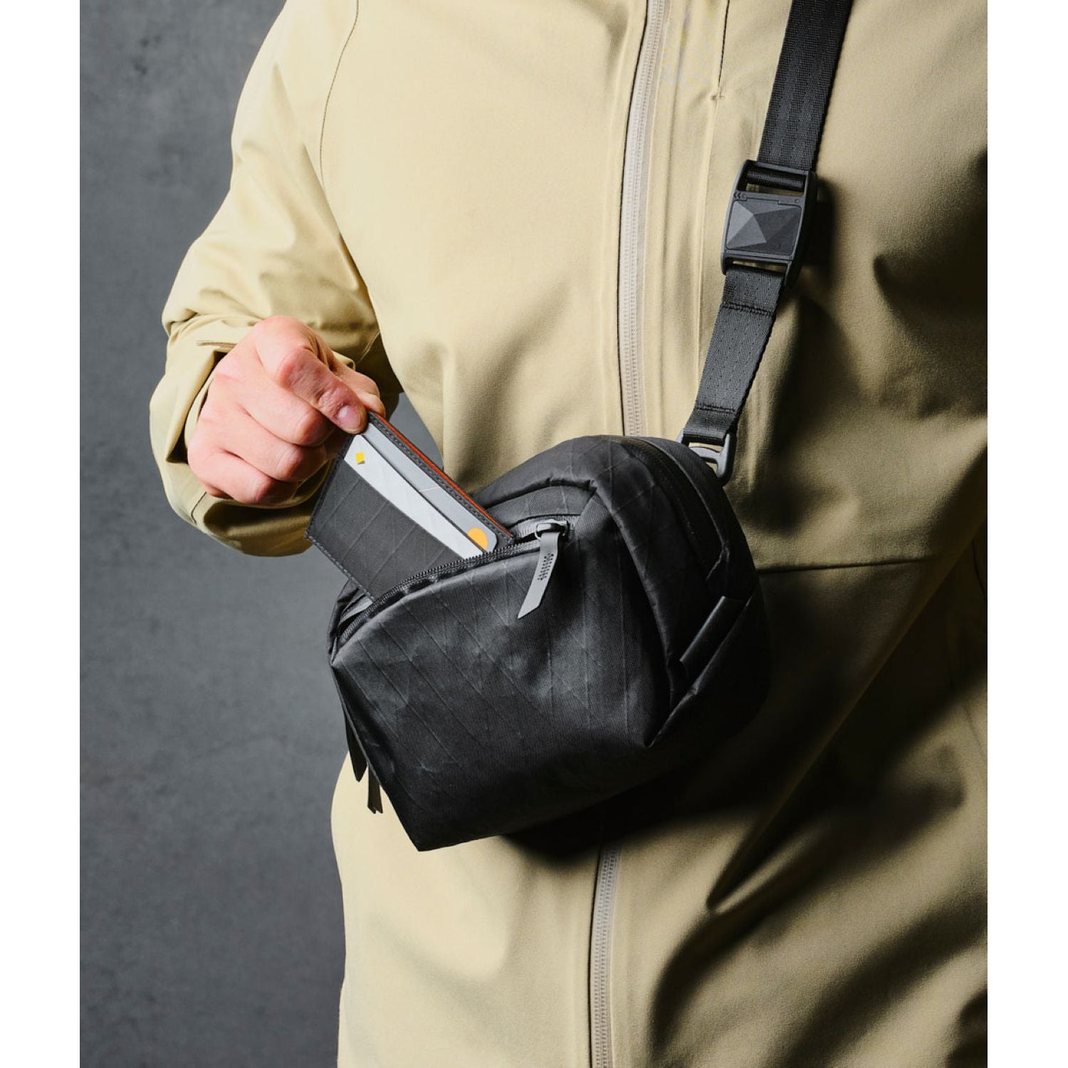 ALPAKA Go Sling Nano X-Pac VX21 (Black)