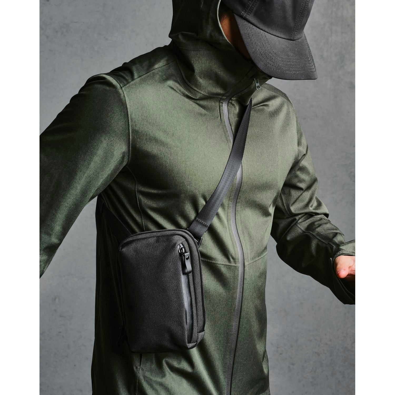 ALPAKA Metro Sling Axoflux 600D (Black)