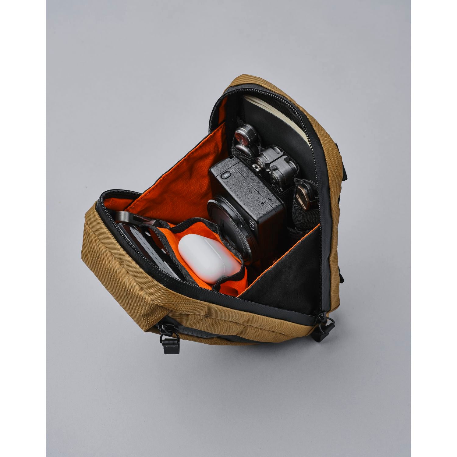 ALPAKA Metro Sling X-Pac VX21 (Brown)
