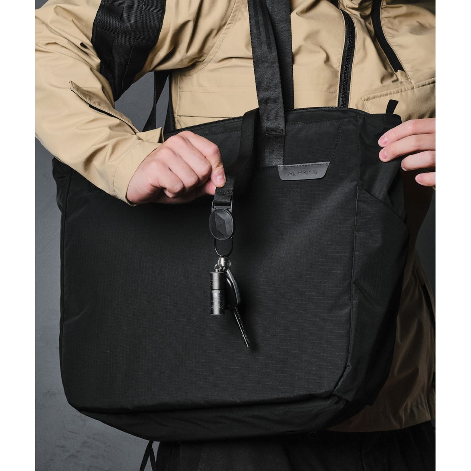 ALPAKA Metro Tote Axoflux 210D (Black)