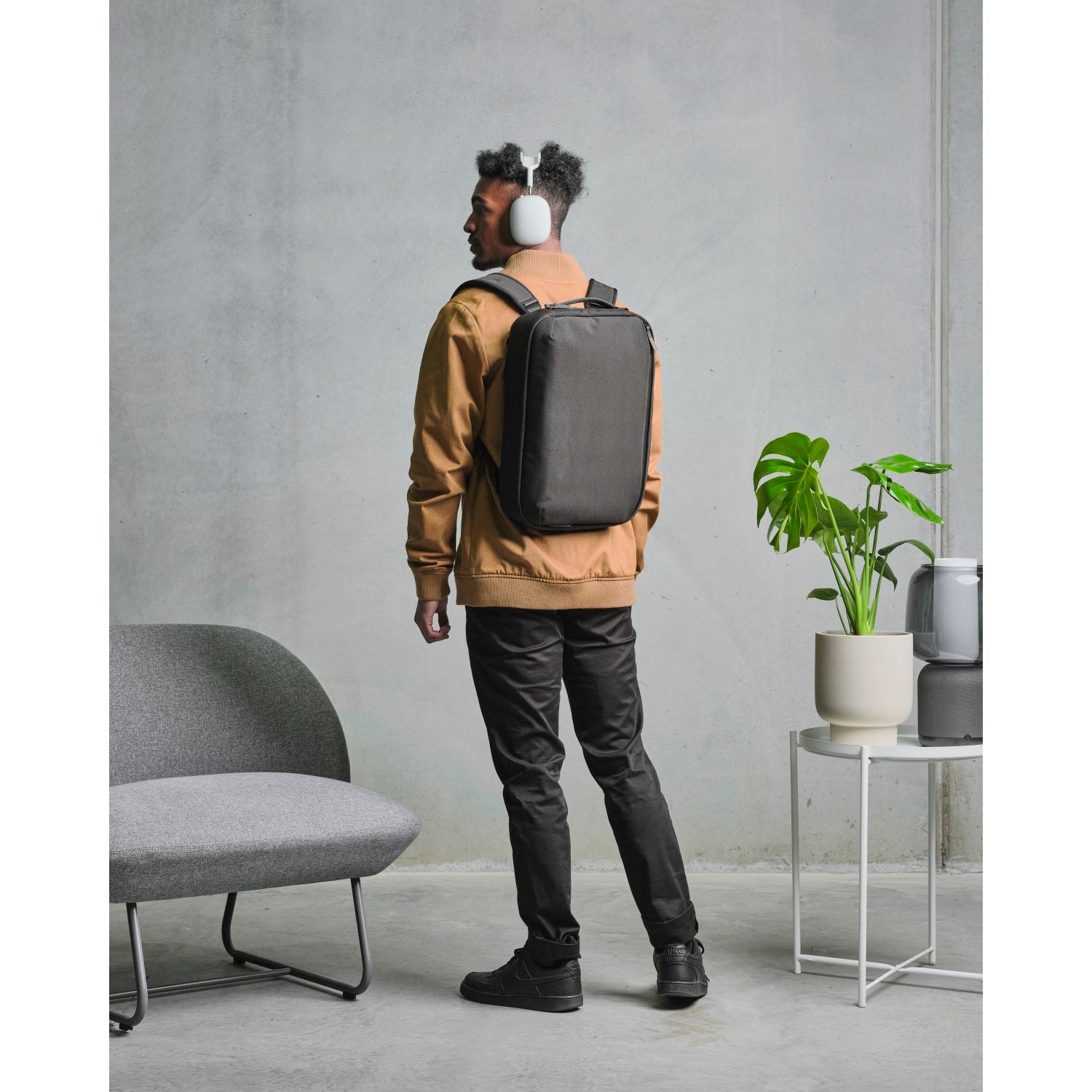 ALPAKA Tech Brief Pro Axoflux 600D (Black)