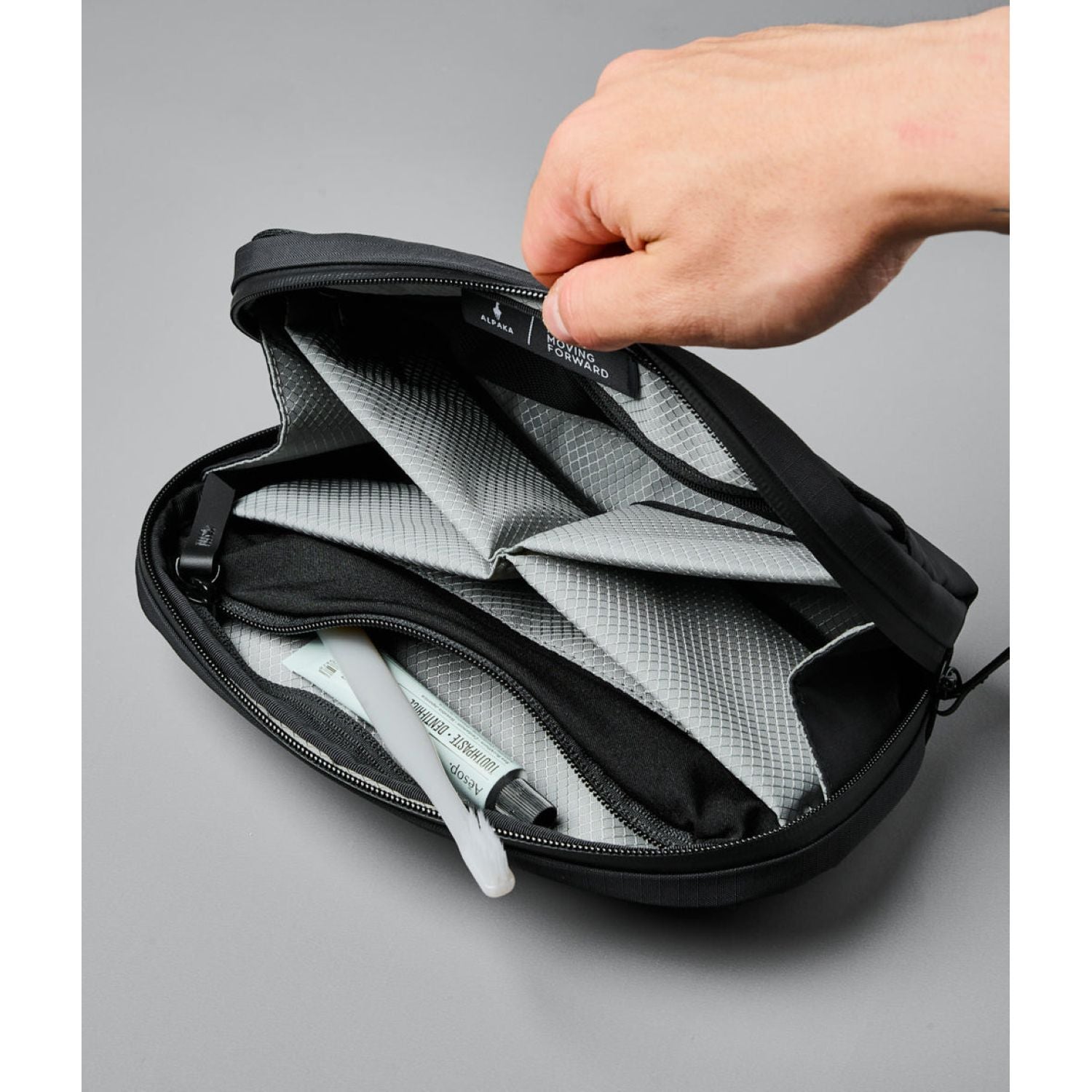 ALPAKA Toiletry Bag (Black)