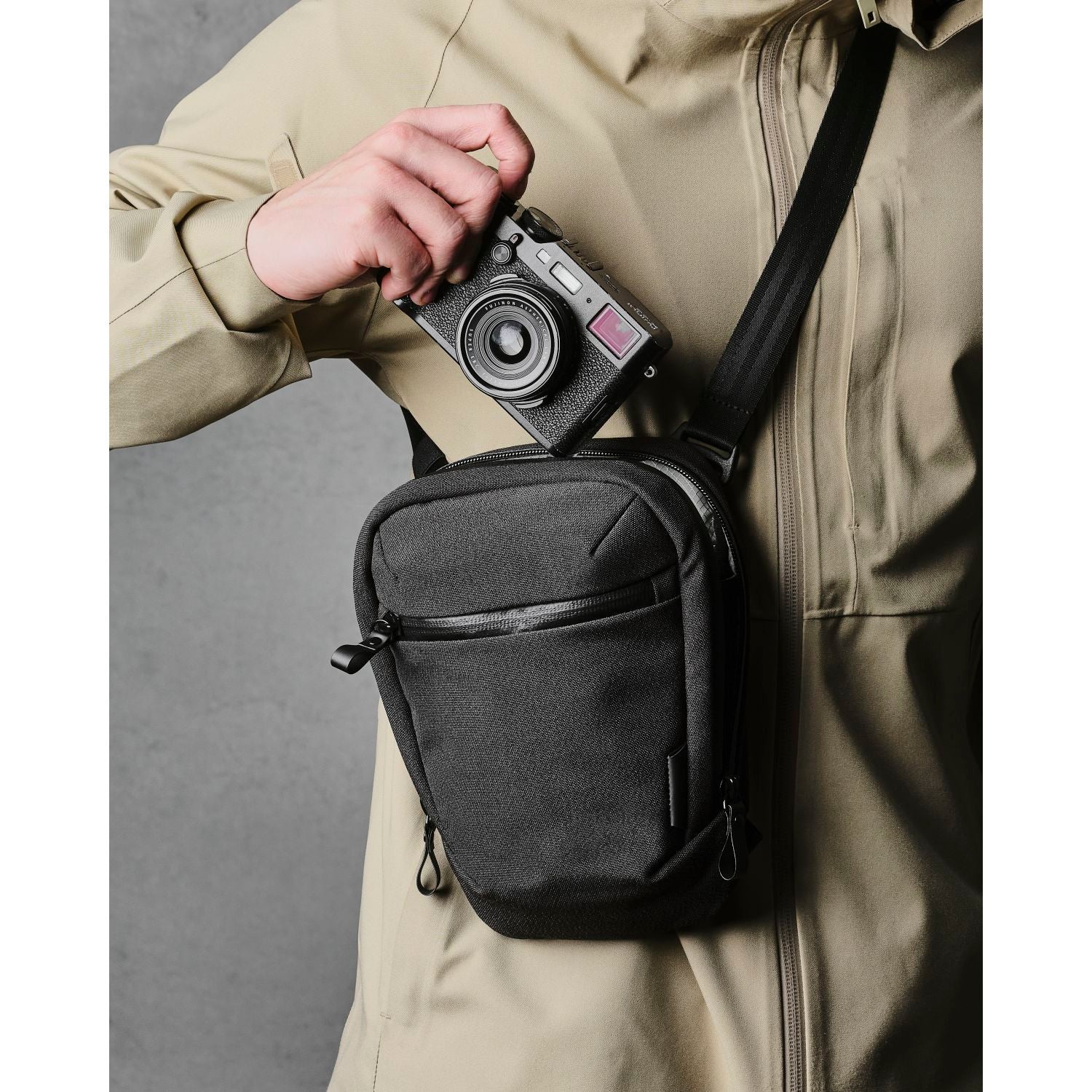 ALPAKA Vertical Sling Axoflux 600D (Black)