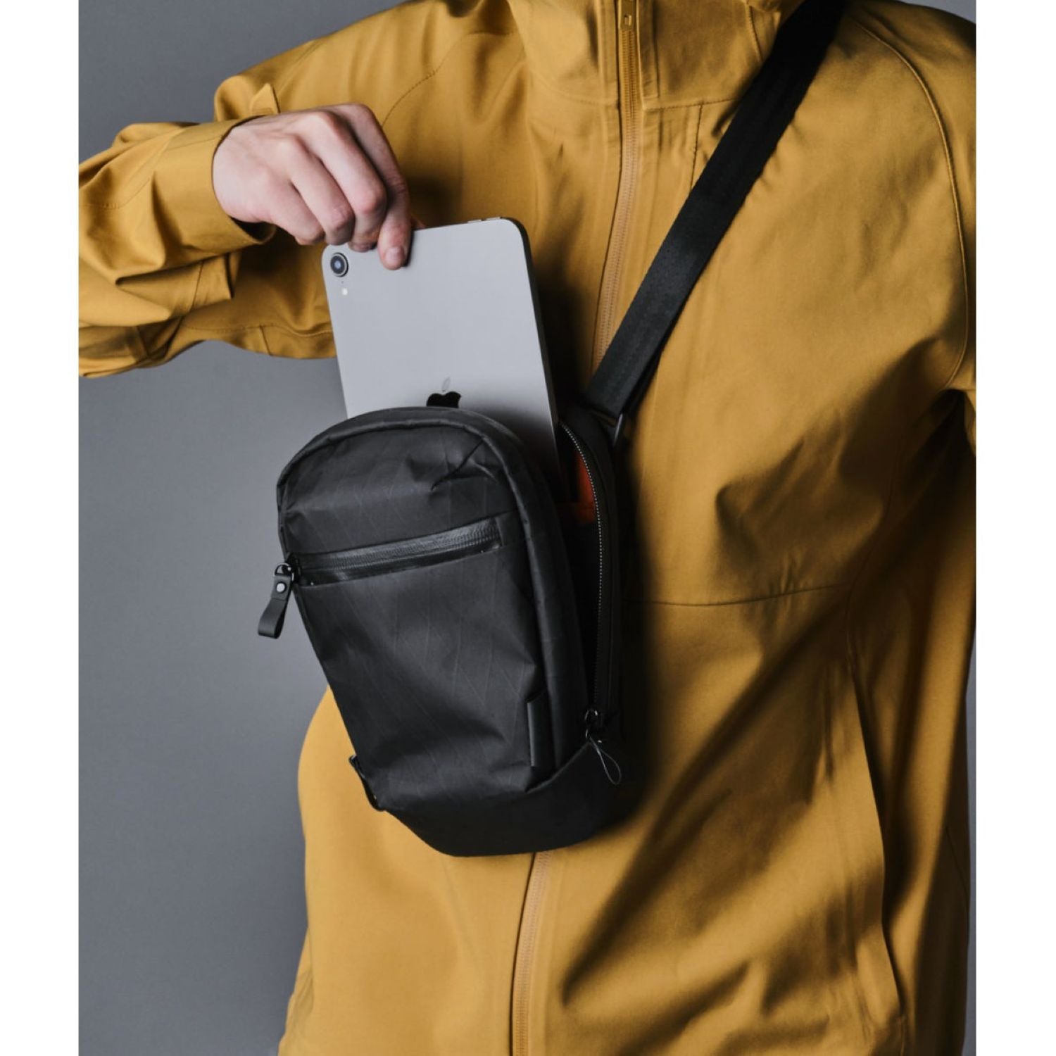 ALPAKA Vertical Sling X-Pac VX21 (Black)