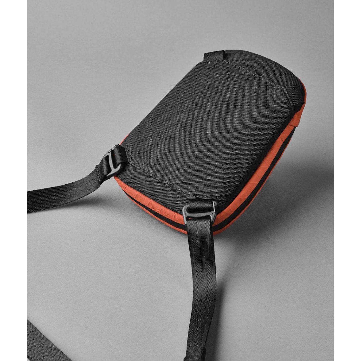 ALPAKA Vertical Sling X-Pac RX30 (Cayenne)