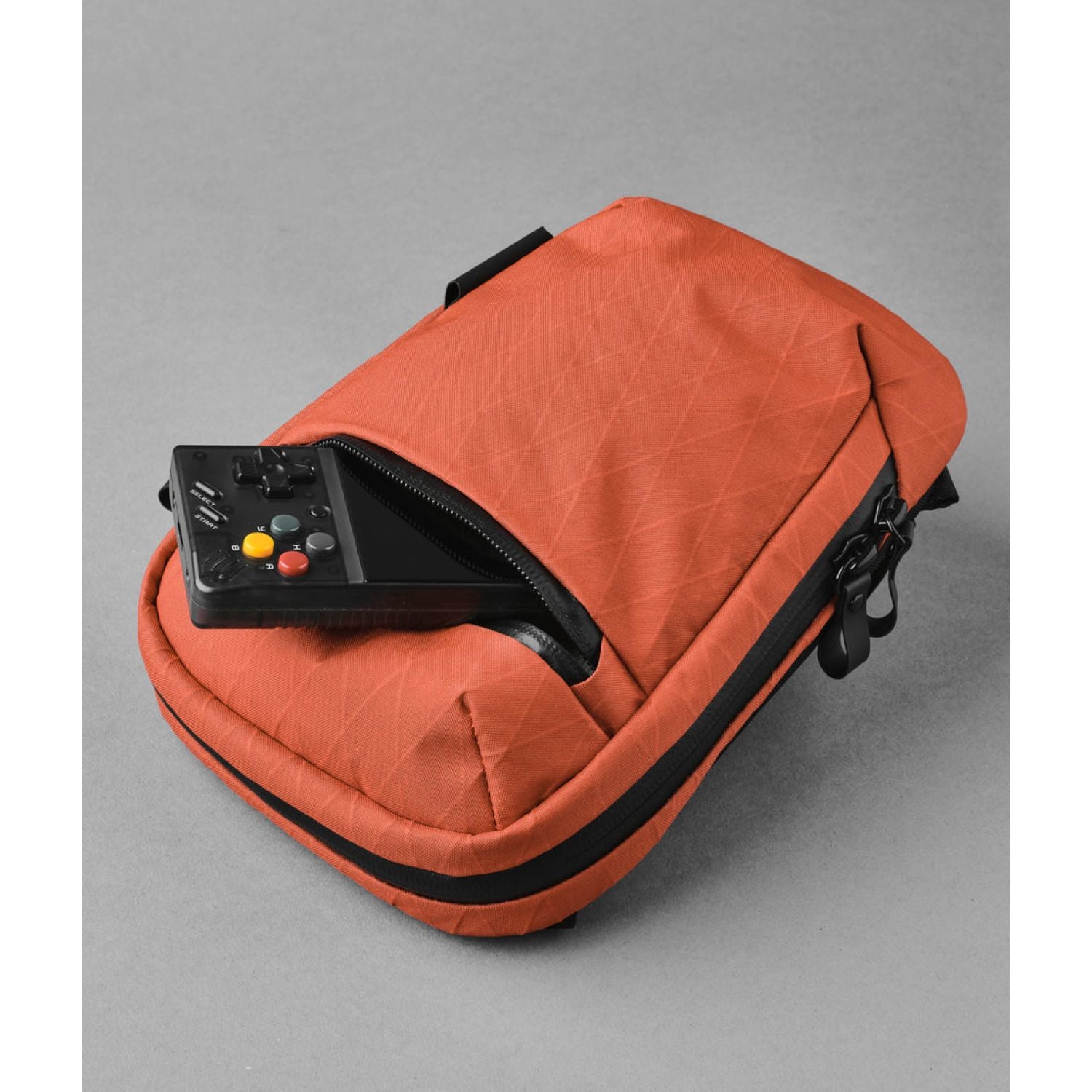 ALPAKA Vertical Sling X-Pac RX30 (Cayenne)
