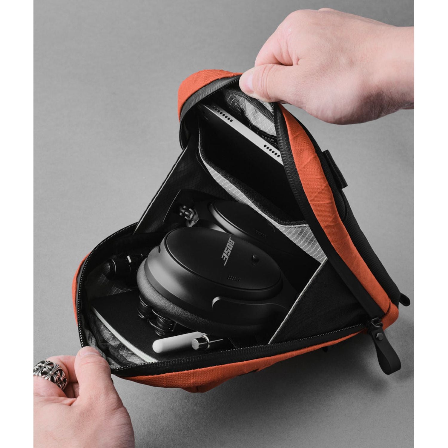 ALPAKA Vertical Sling X-Pac RX30 (Cayenne)