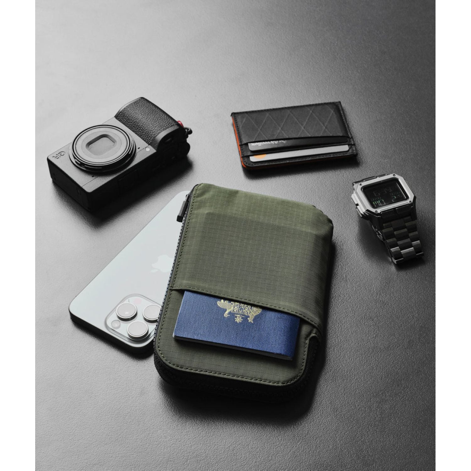 ALPAKA Zip Travel Wallet Axoflux 210D (Green)