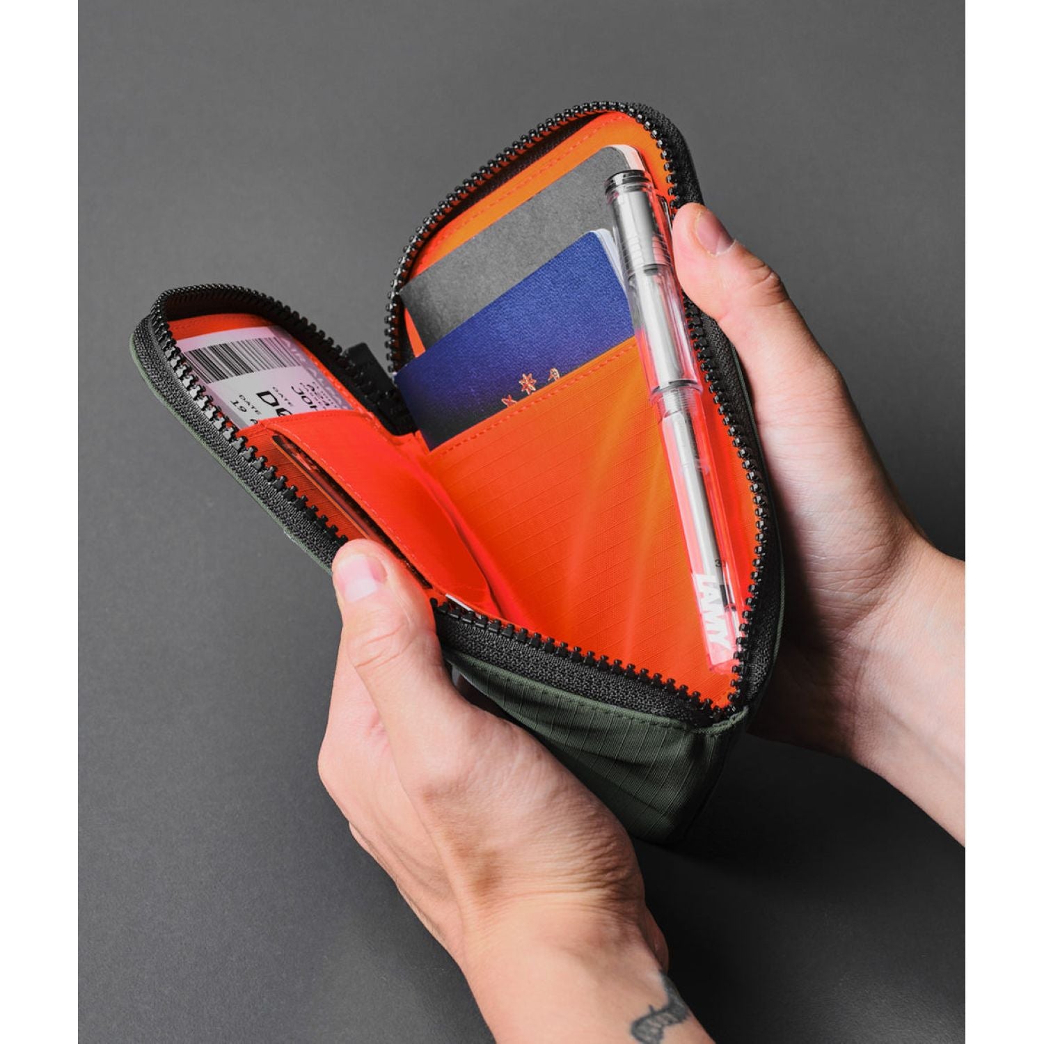 ALPAKA Zip Travel Wallet Axoflux 210D (Green)
