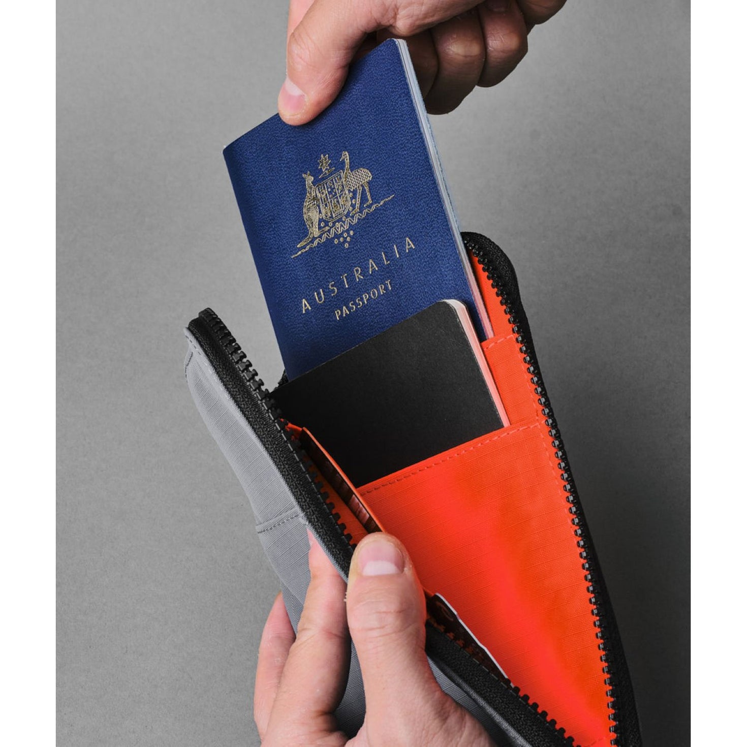 ALPAKA Zip Card Pouch Portafoglio Con Cerniera, RFID, In Tessuto Axoflux, Verde, Contiene 12-20 Carte