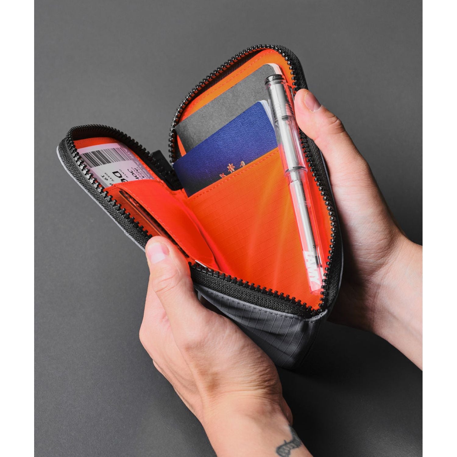 ALPAKA Zip Travel Wallet Axoflux 210D (Grey)