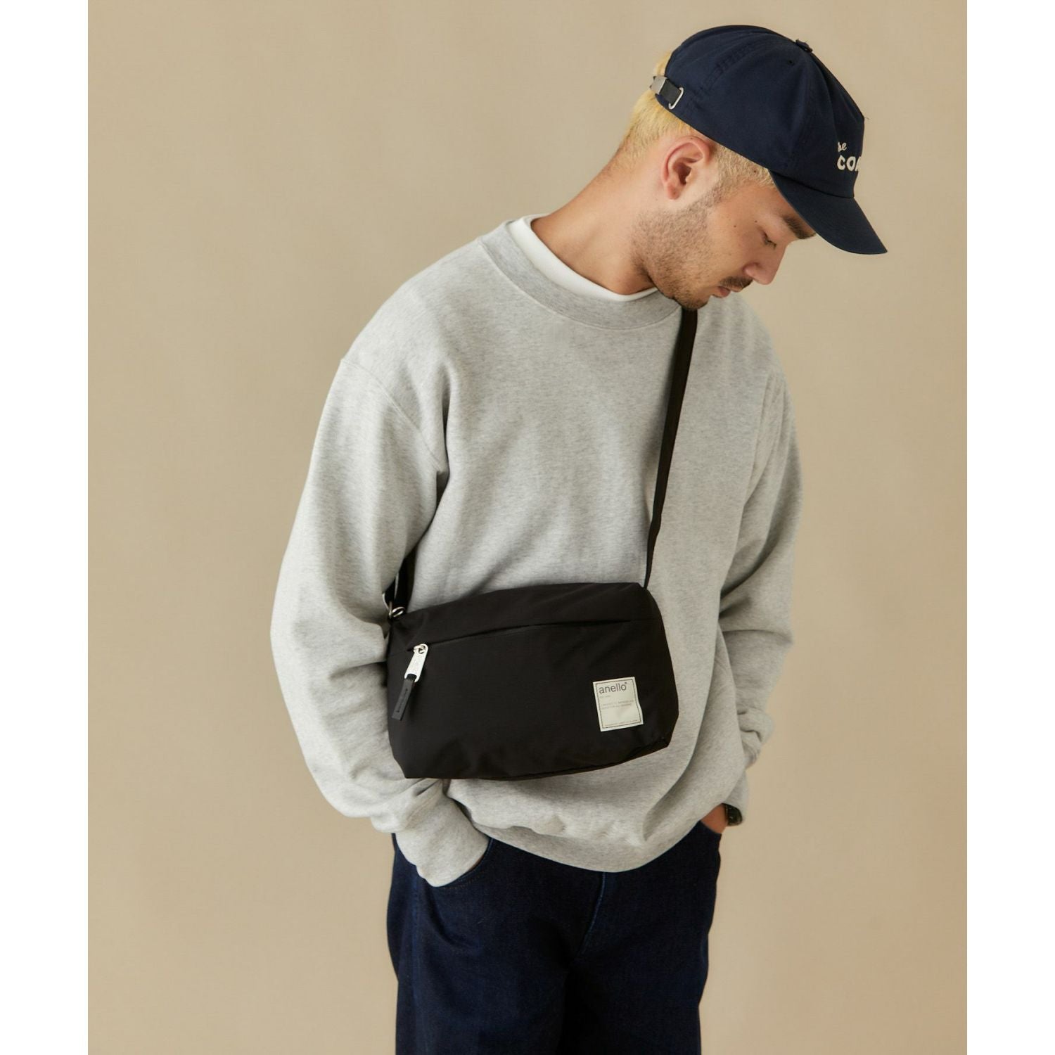 Anello Circle Mini Shoulder Bag (Black)