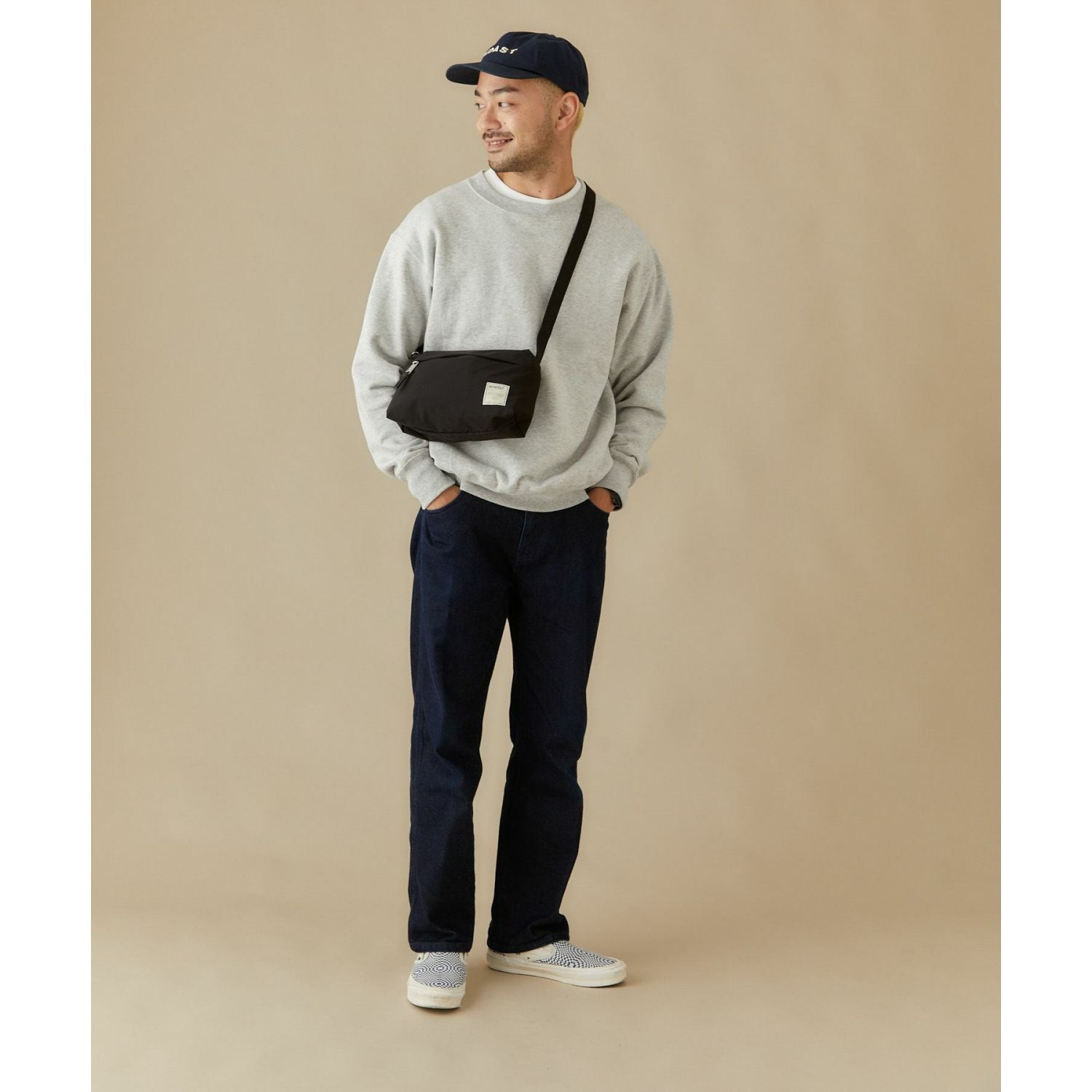 Anello Circle Mini Shoulder Bag (Black)