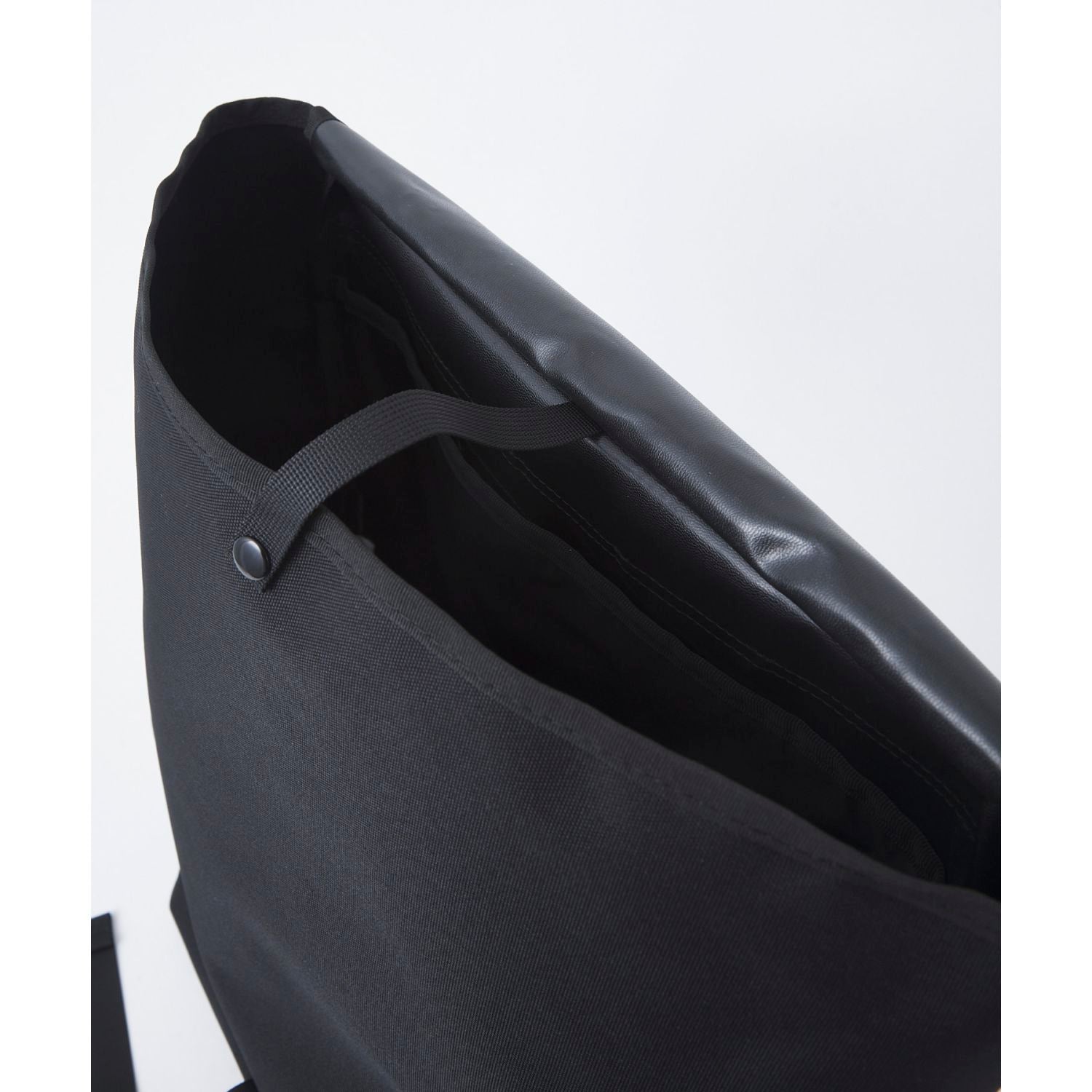 Anello Kuro Flappy Backpack (Black)