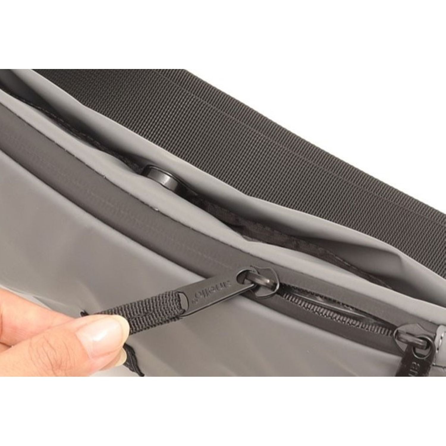 Anello Neil Mini Shoulder Bag (Black)