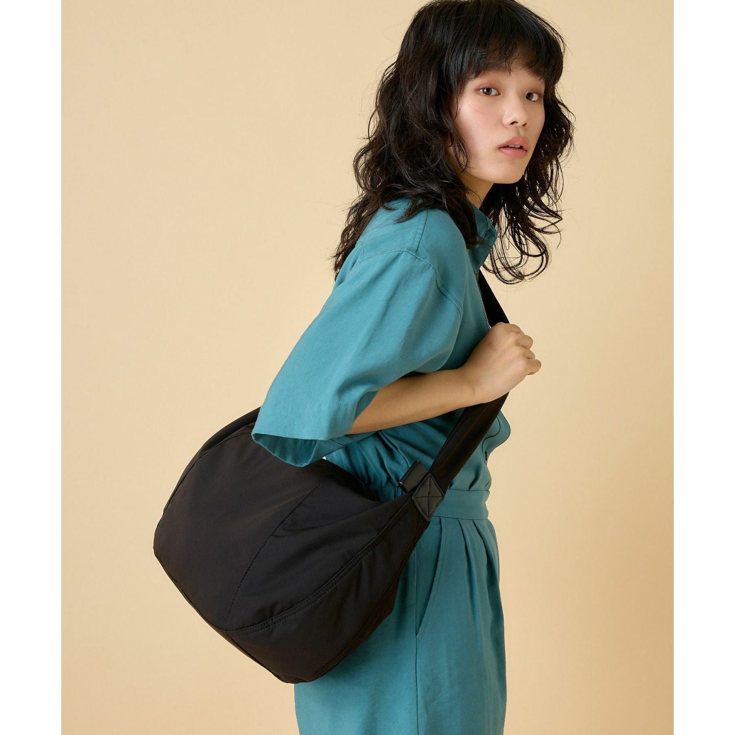 Anello Souffle Shoulder Bag (Black)