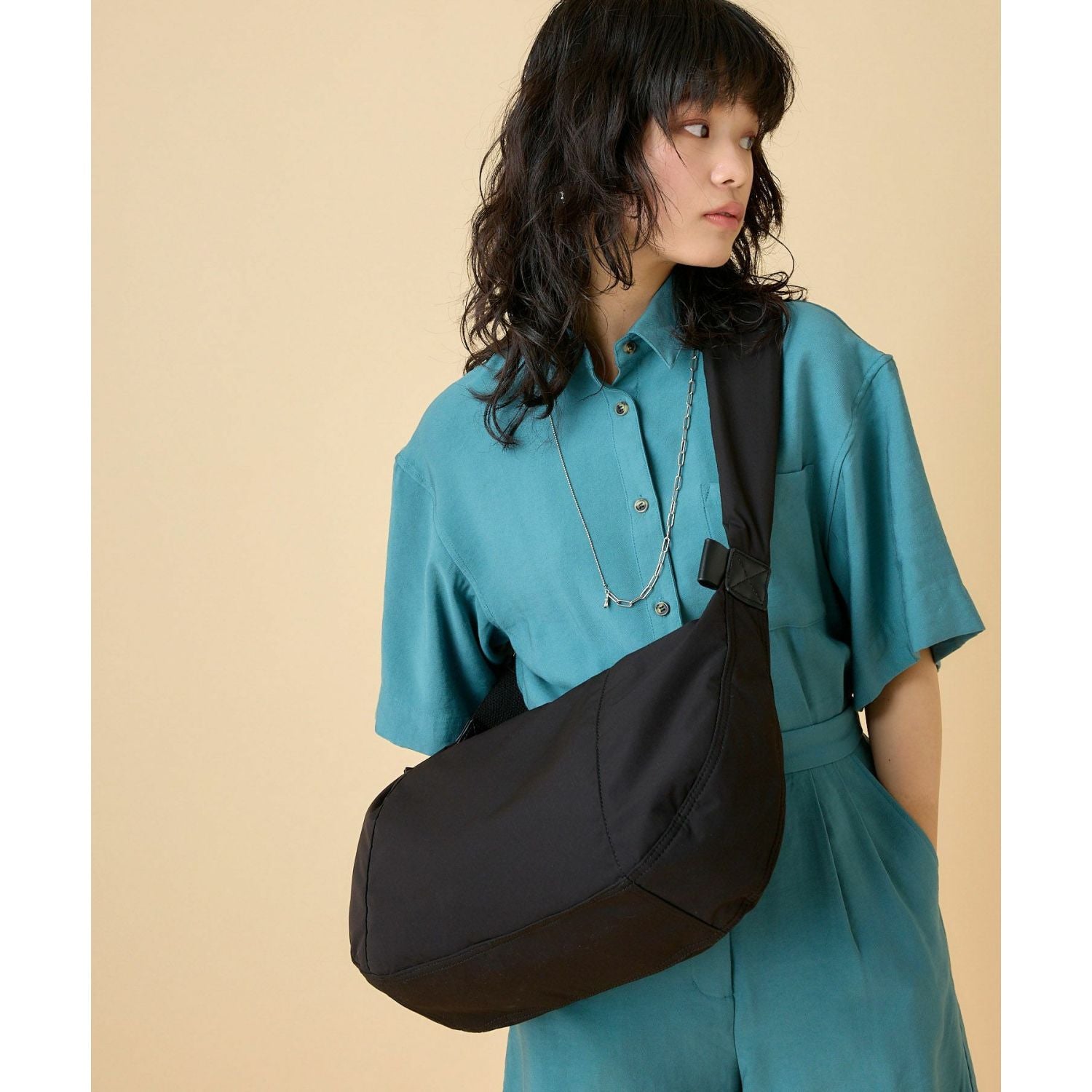 Anello Souffle Shoulder Bag (Black)