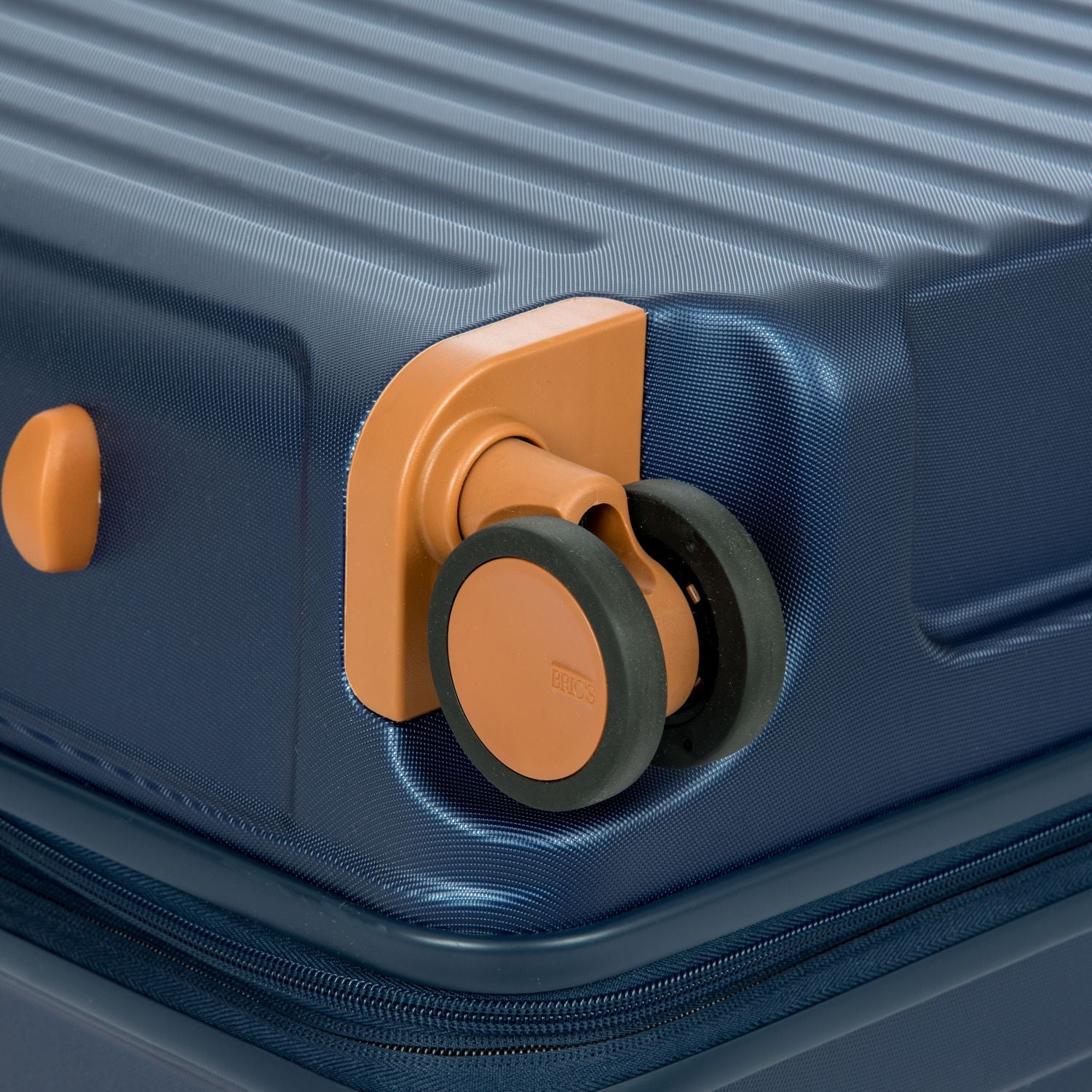 BRIC'S Capri 30" 8-Wheeled Expandable Large Luggage Spinner (Matte Blue)